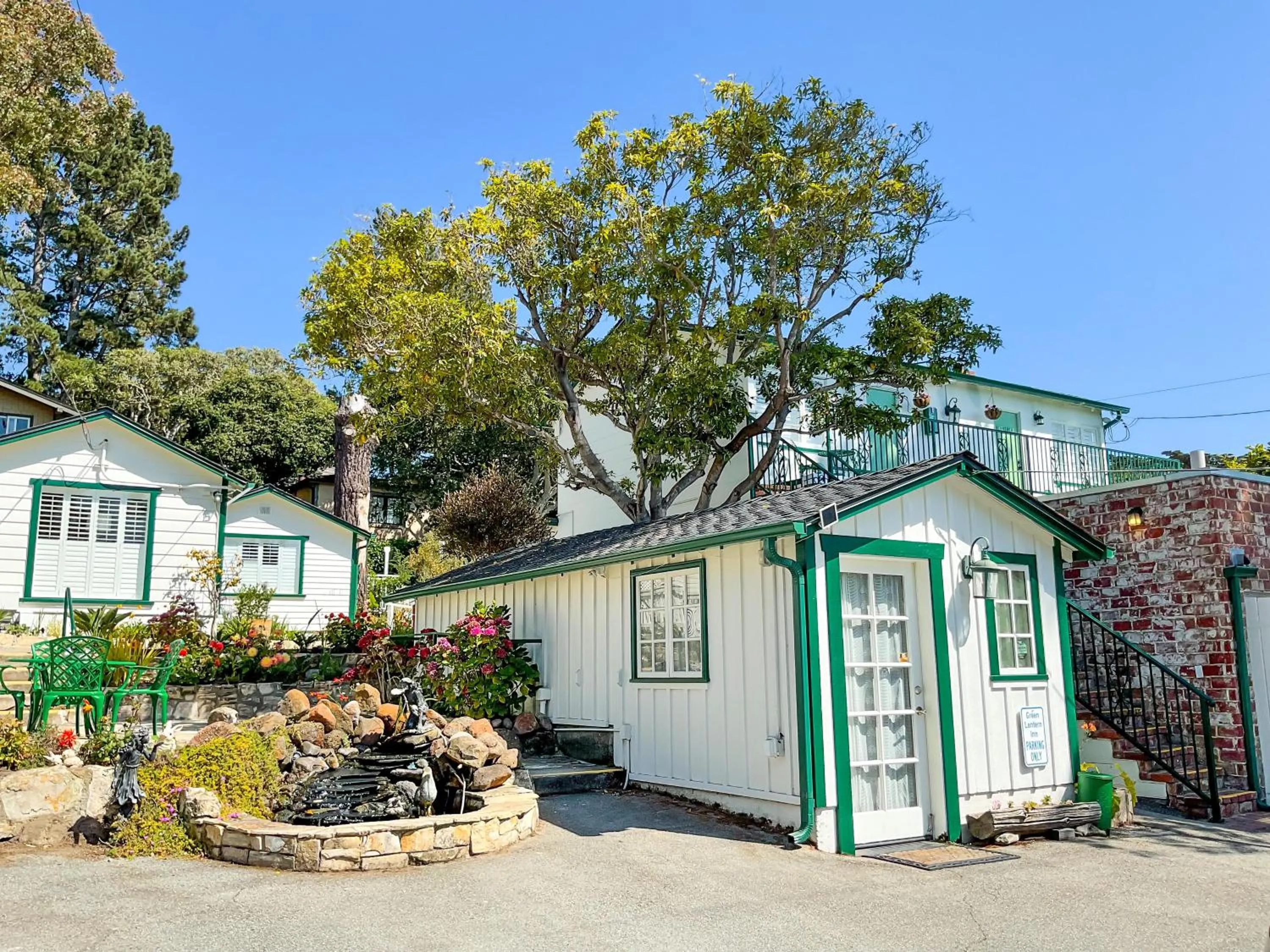 Property building in Carmel Green Lantern Inn