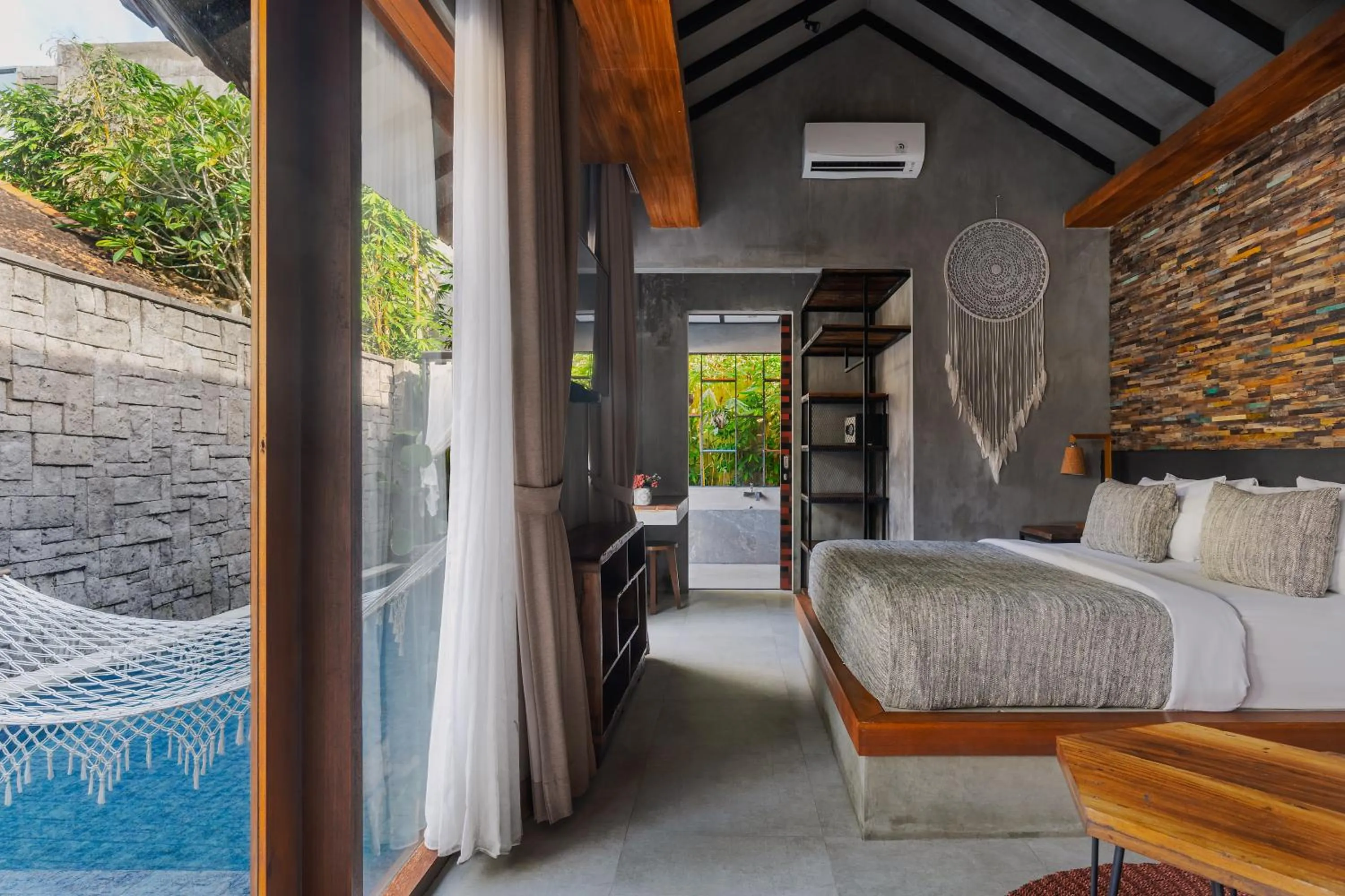 Bed in Vinna Villa Seminyak by The Wina Resorts