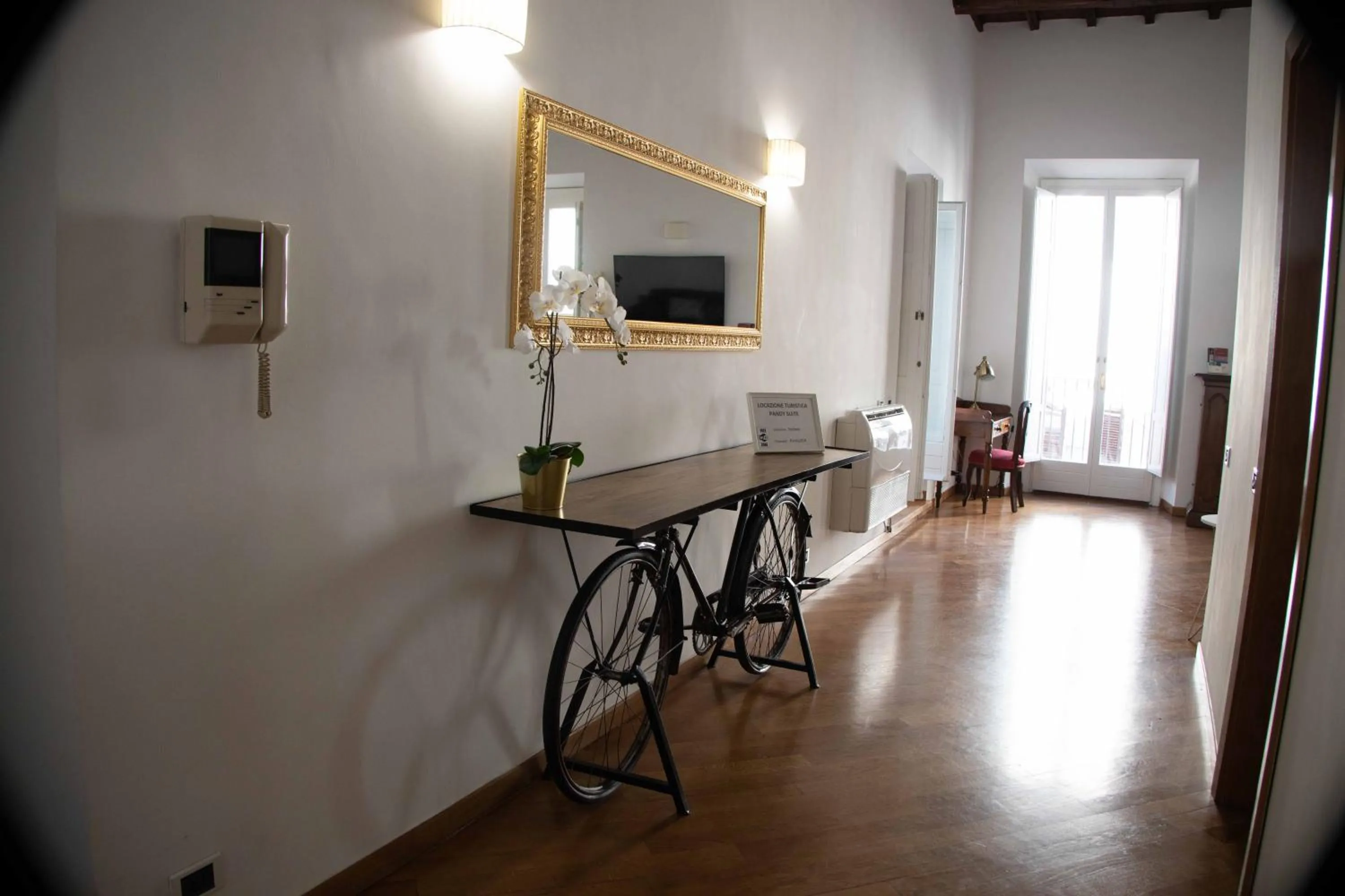 Seating area in Pandy Suite