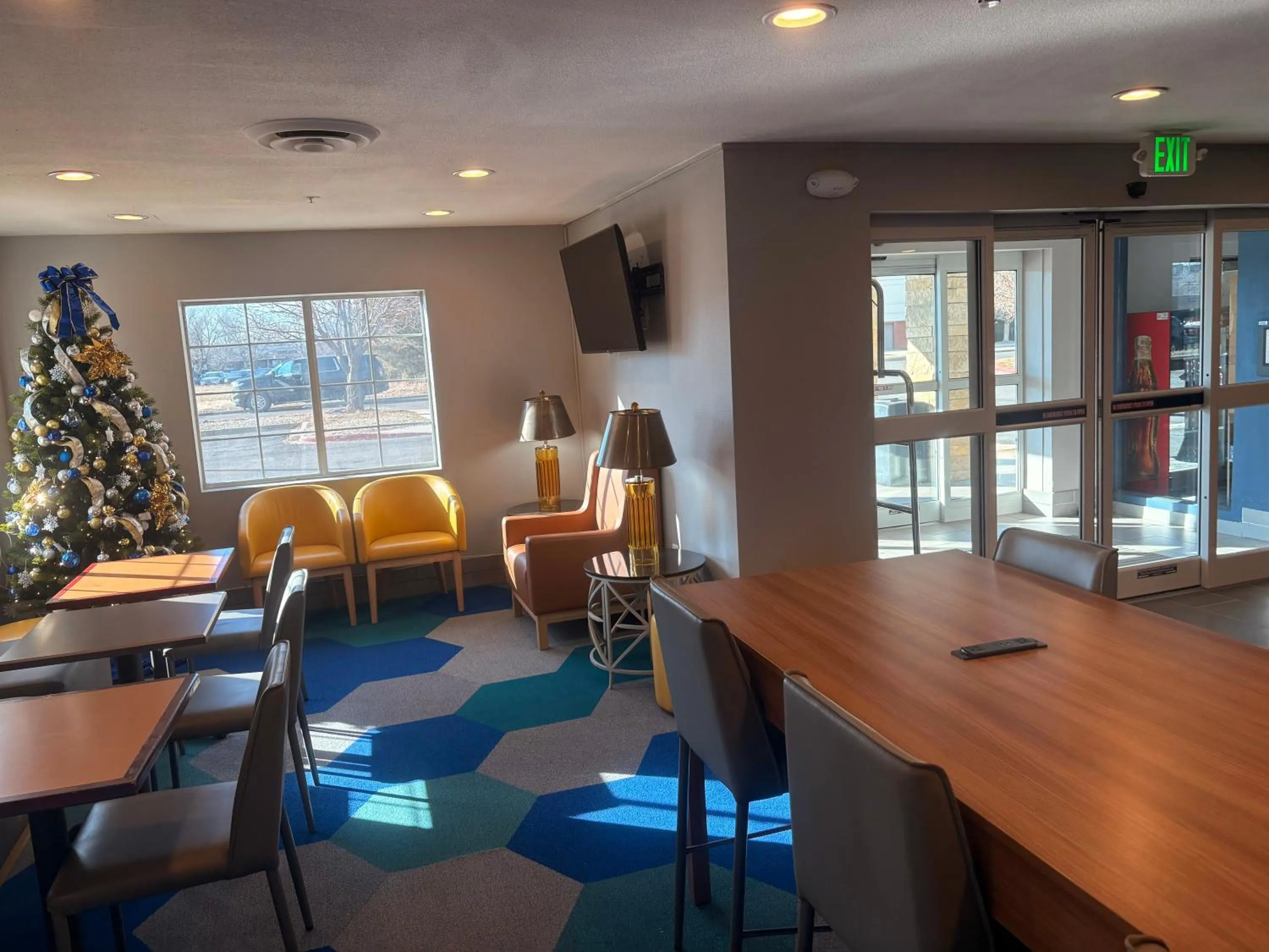 Seating area in Microtel Inn & Suites by Wyndham Denver Airport