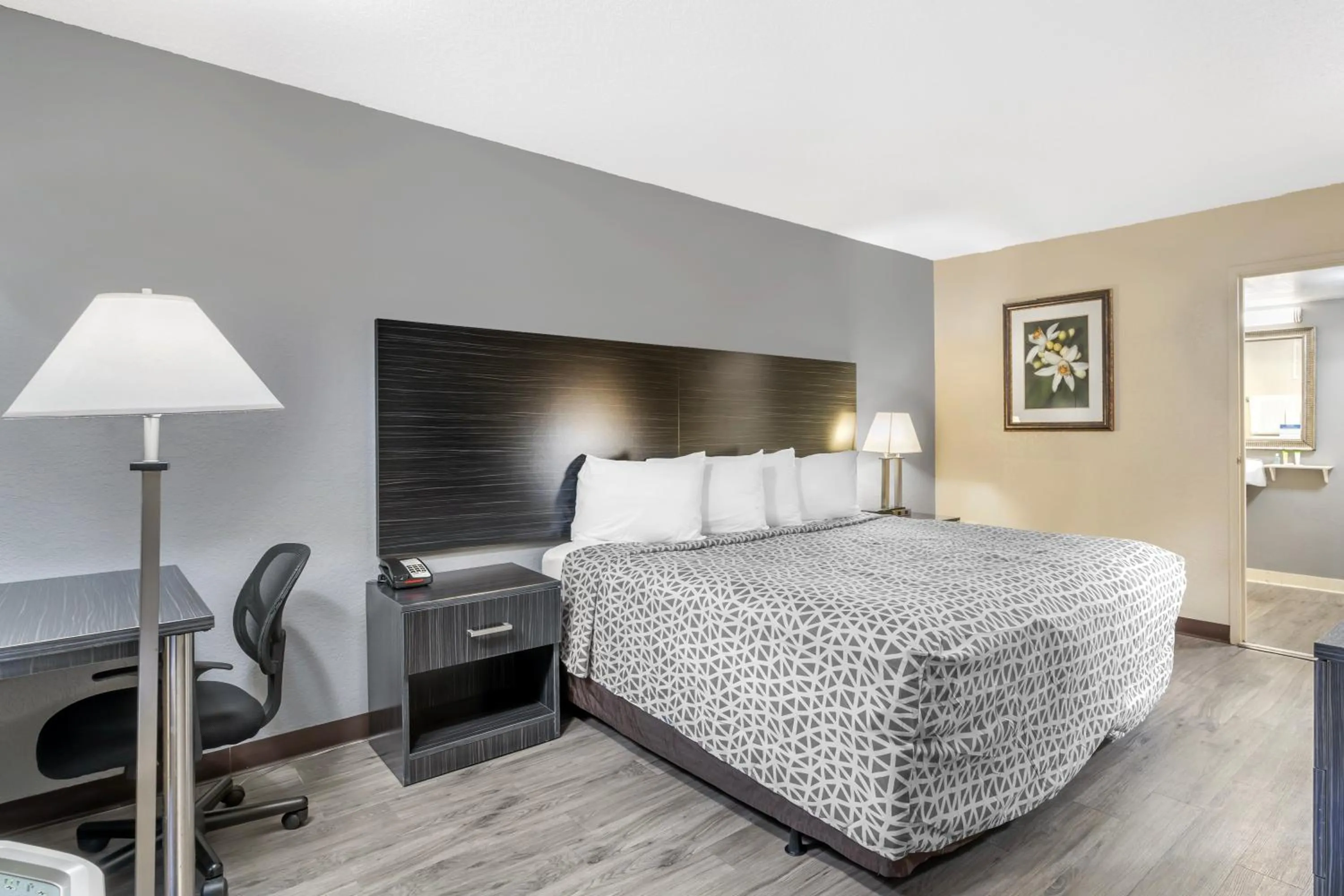 Bed in Suburban Studios International Drive