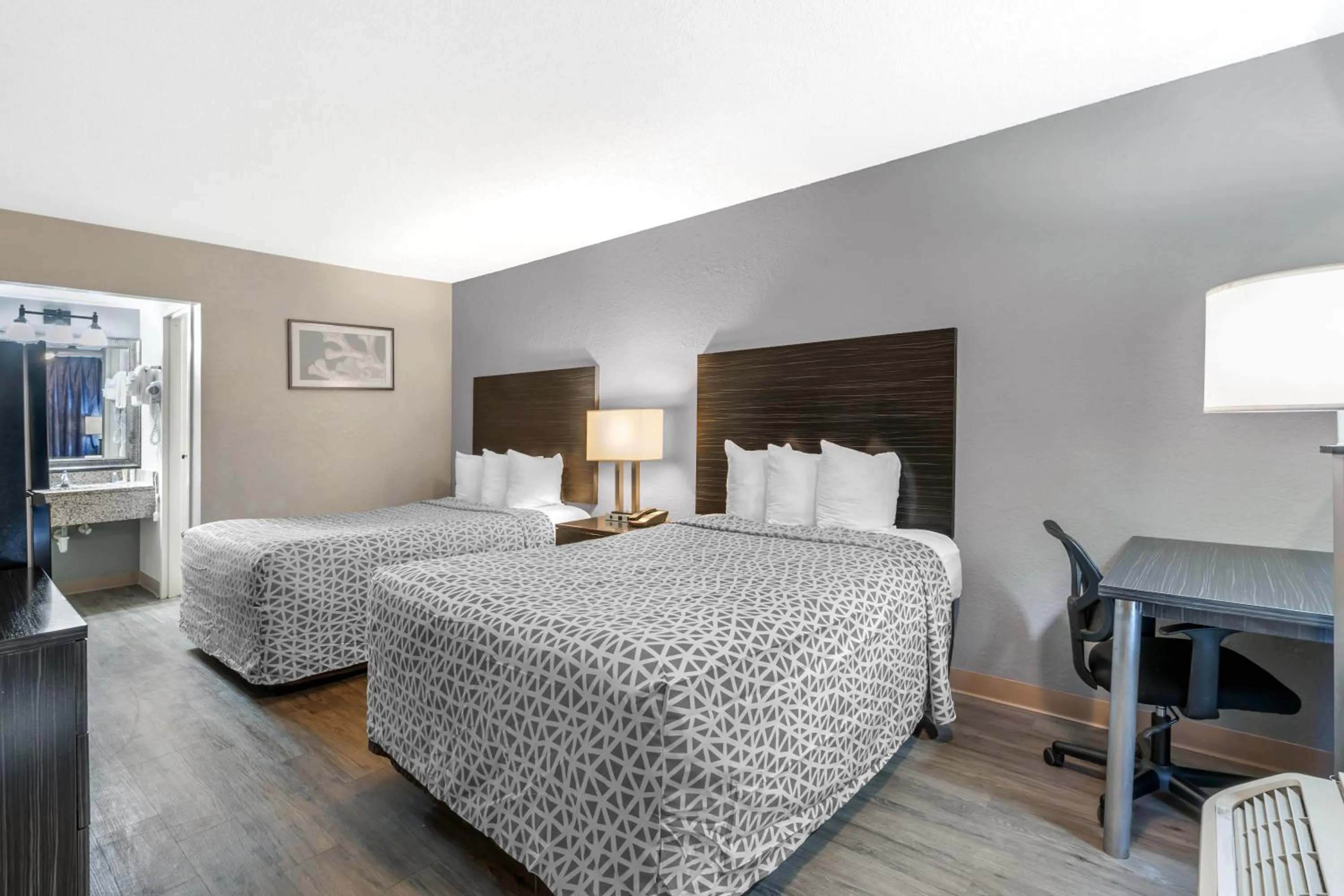 Bed in Suburban Studios International Drive