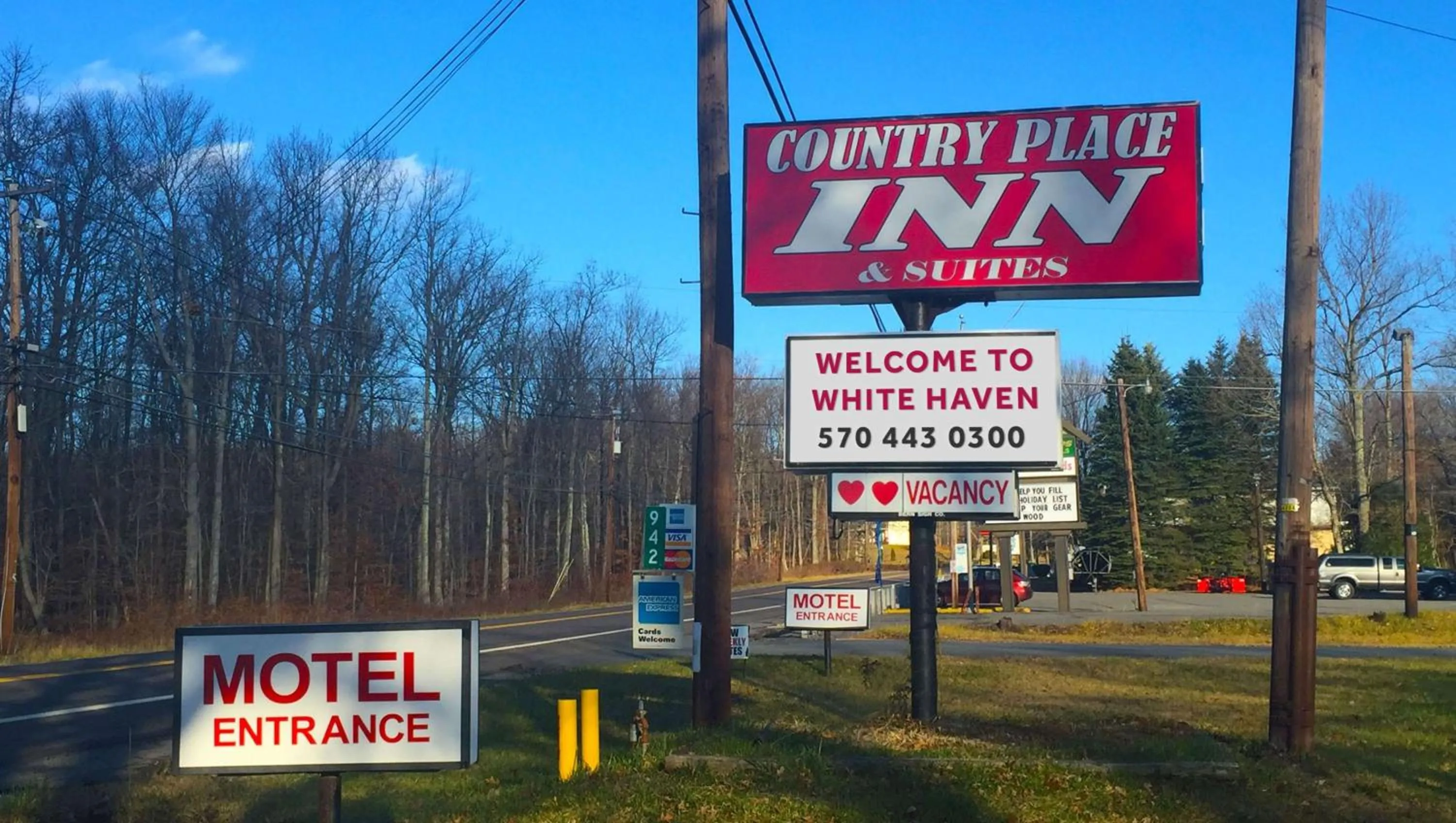 Property building in Country Place Inn and Suites White Haven