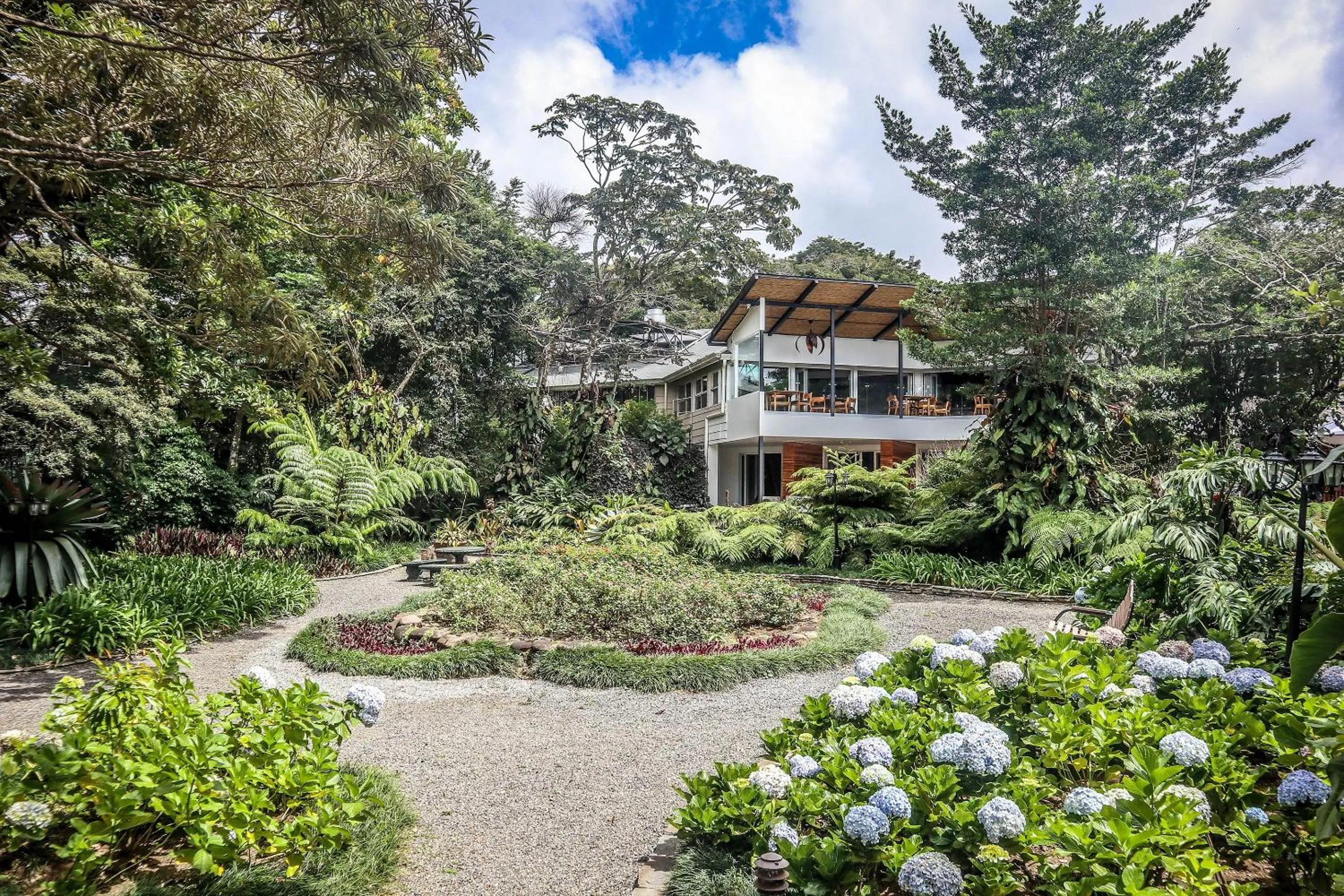 Property building in Monteverde Lodge