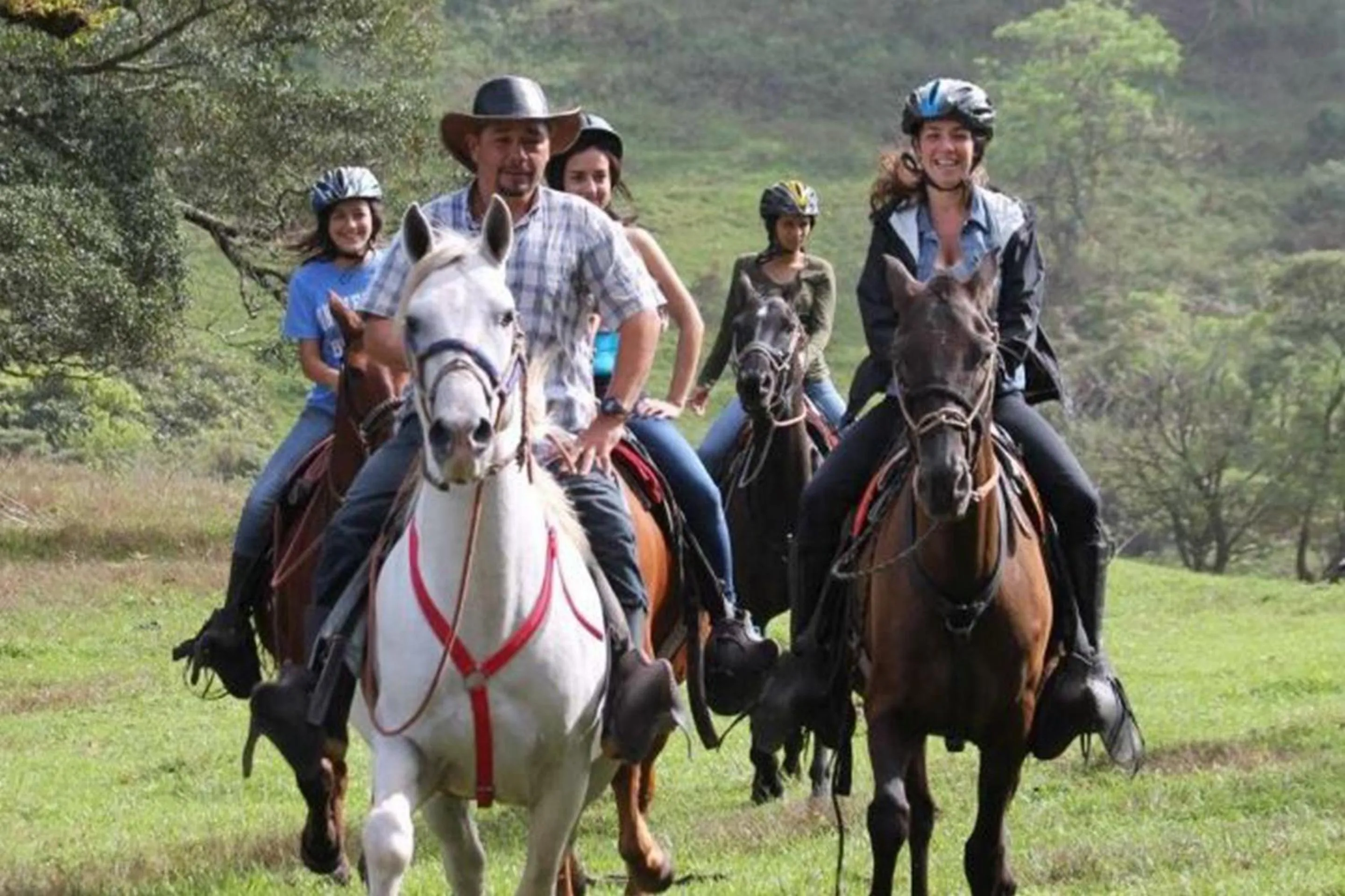 Horse-riding in Monteverde Lodge