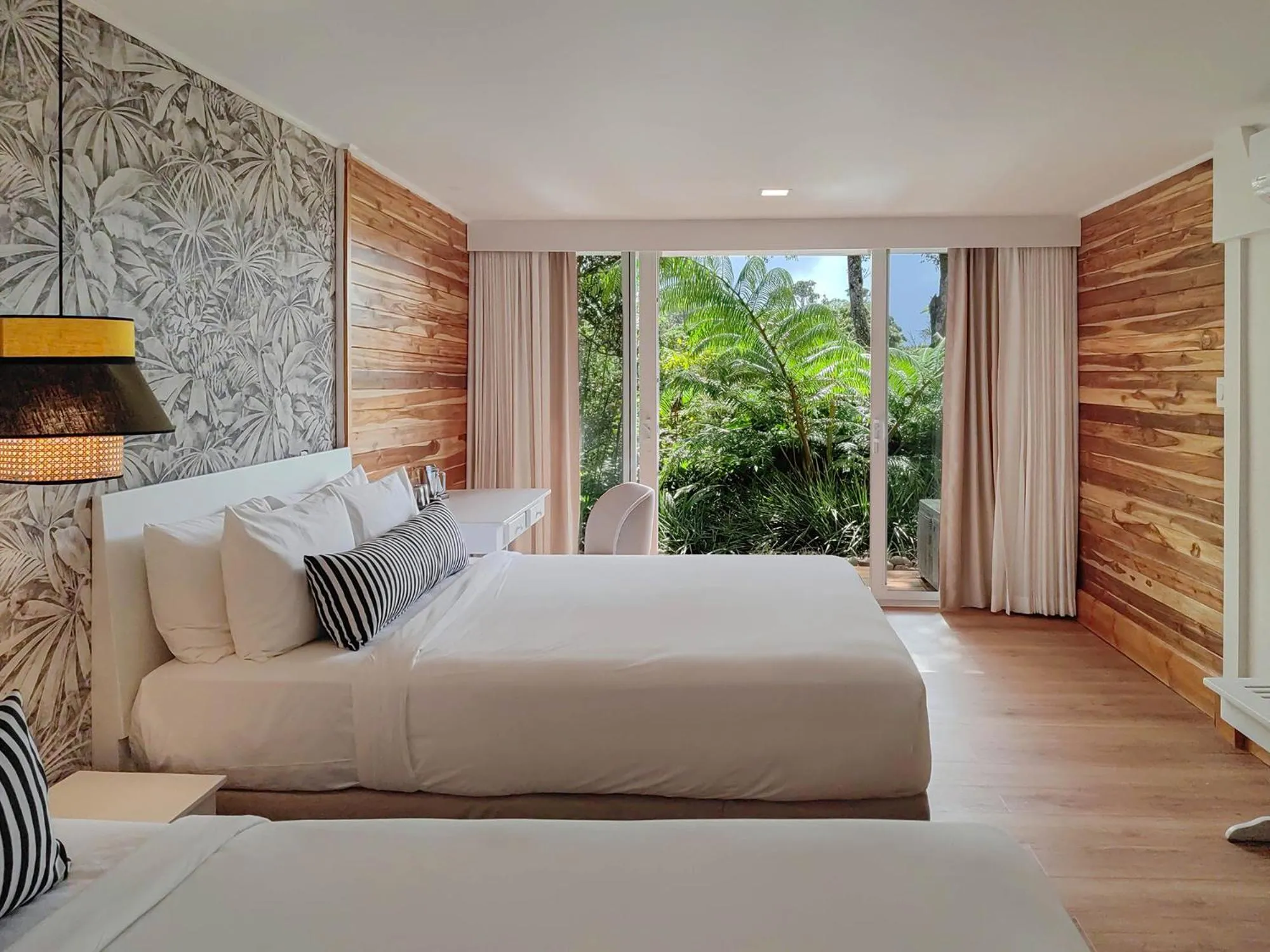 Bed in Monteverde Lodge