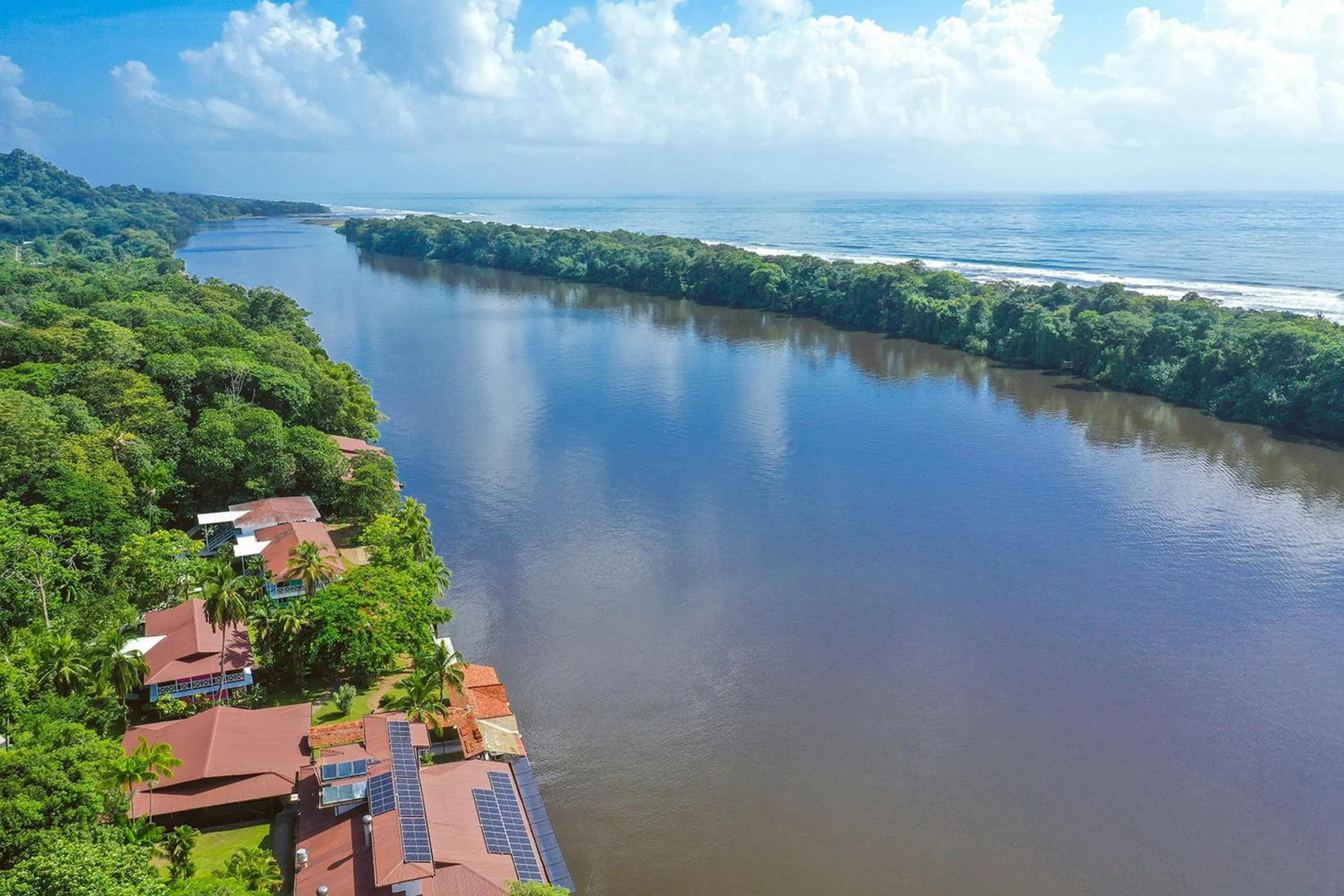 Natural landscape in Tortuga Lodge