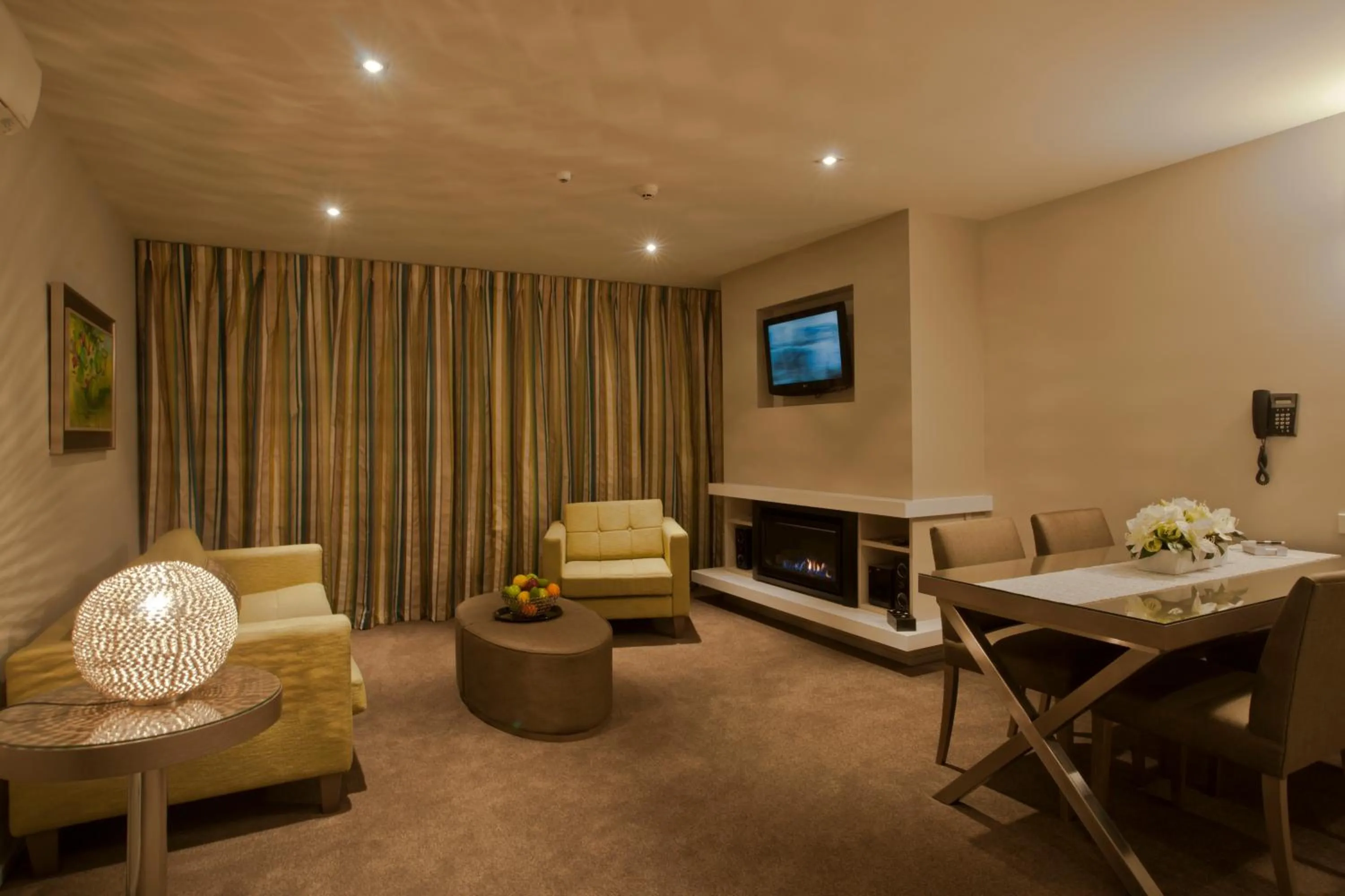 TV and multimedia in The St James Premium Accommodation