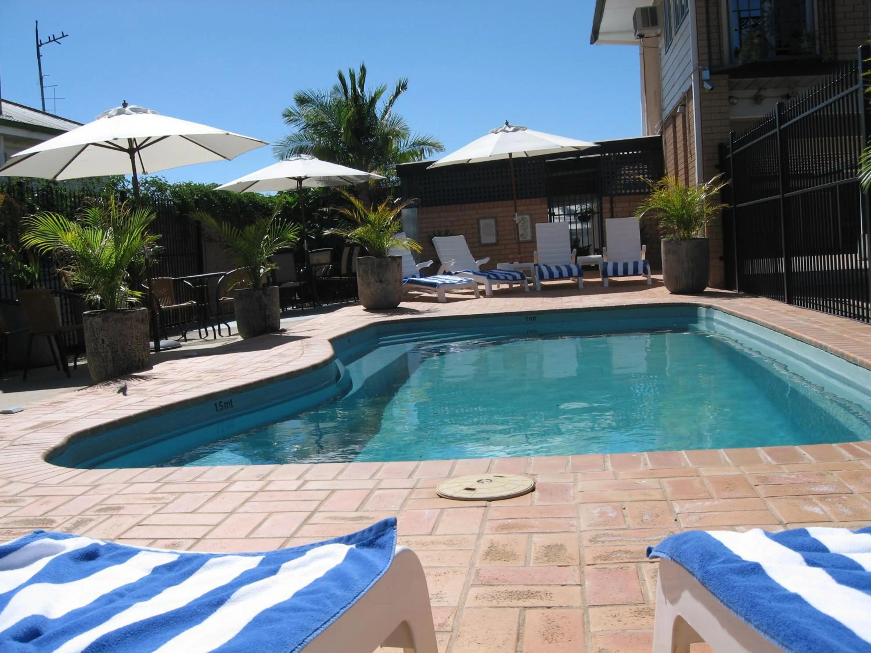 Swimming pool in Golden Harvest Motor Inn Moree