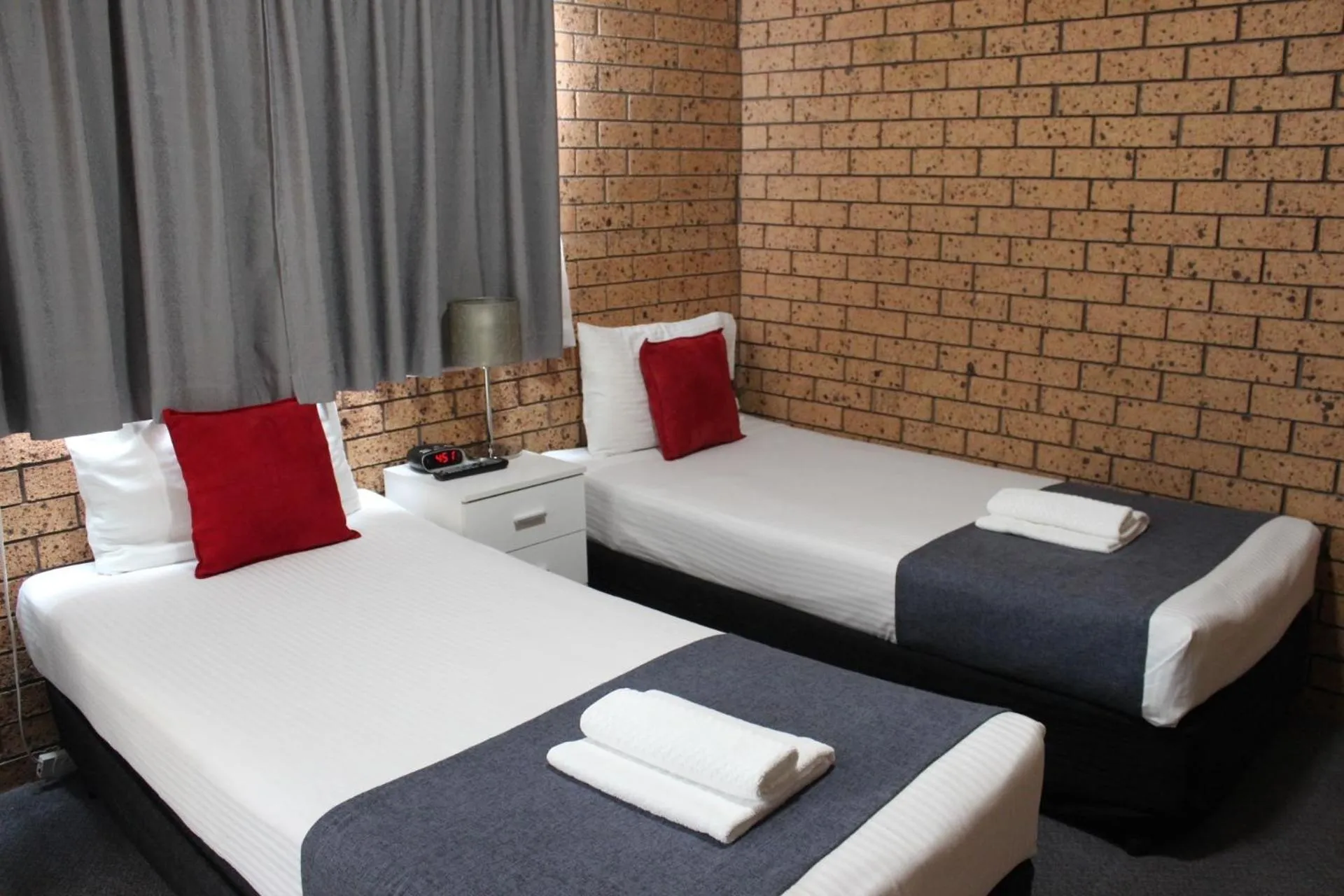 Bed in Golden Harvest Motor Inn Moree