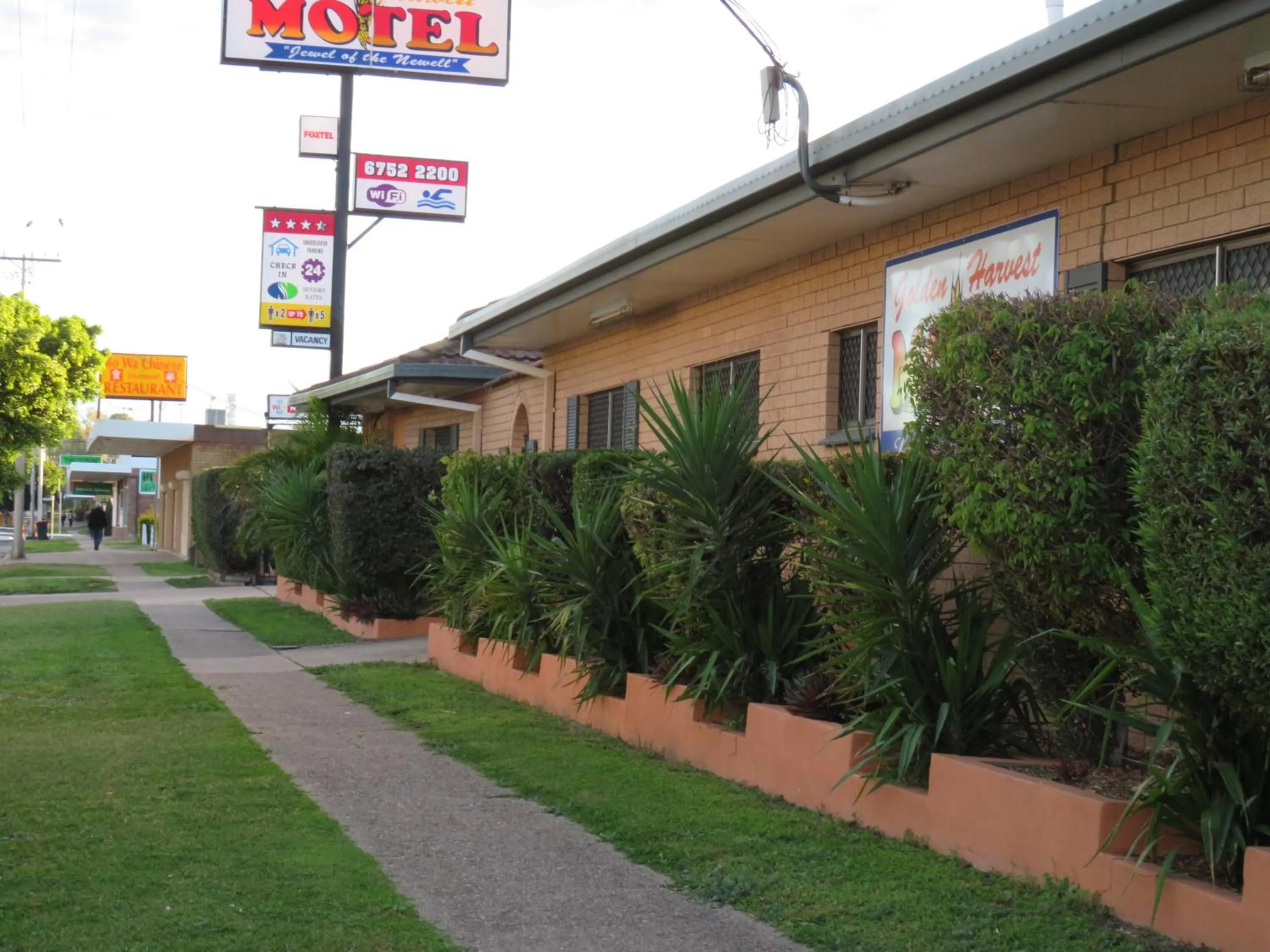 Facade/entrance in Golden Harvest Motor Inn Moree