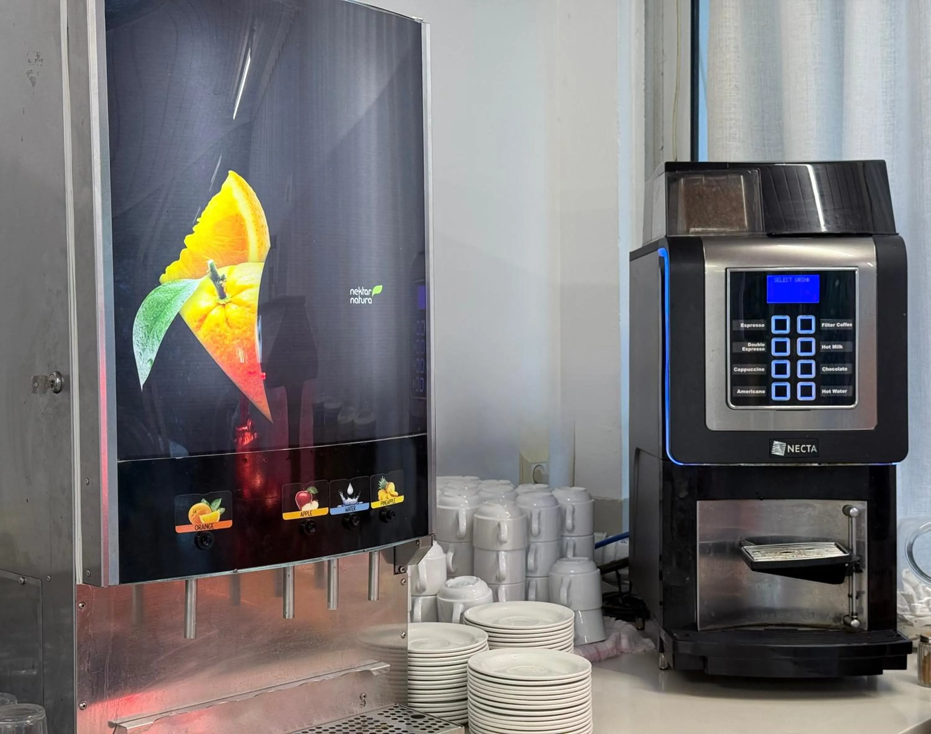 Coffee/tea facilities in Savoy City Hotel