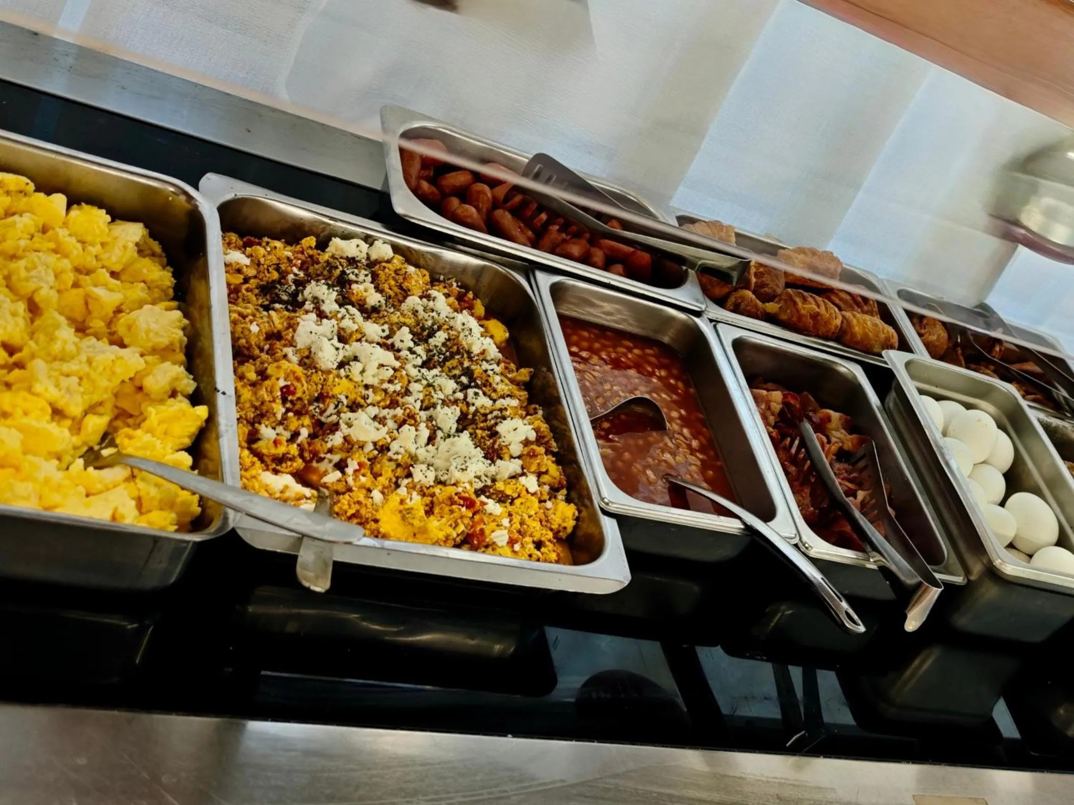 Buffet breakfast in Savoy City Hotel