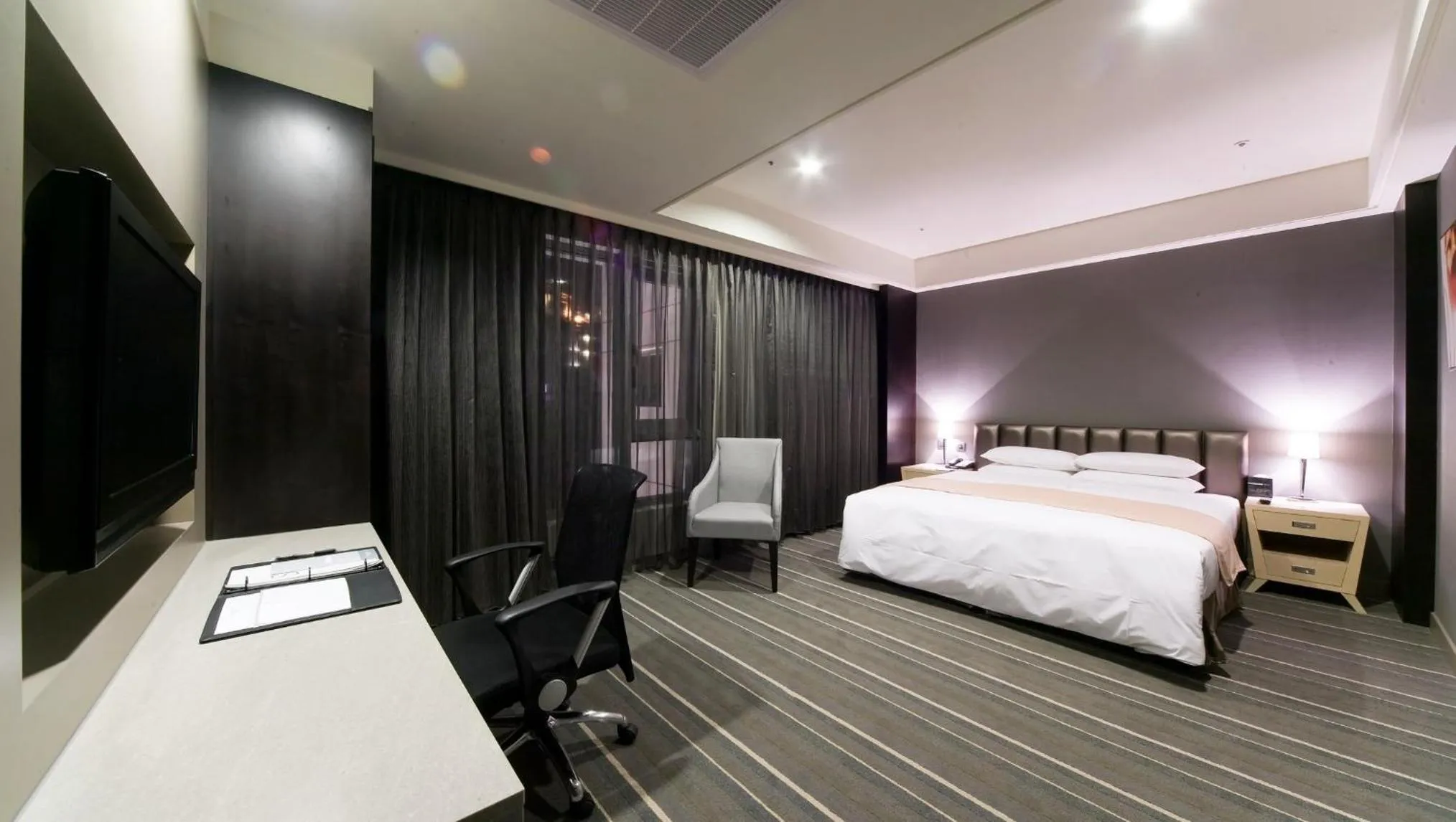 Bed in Urban Hotel33