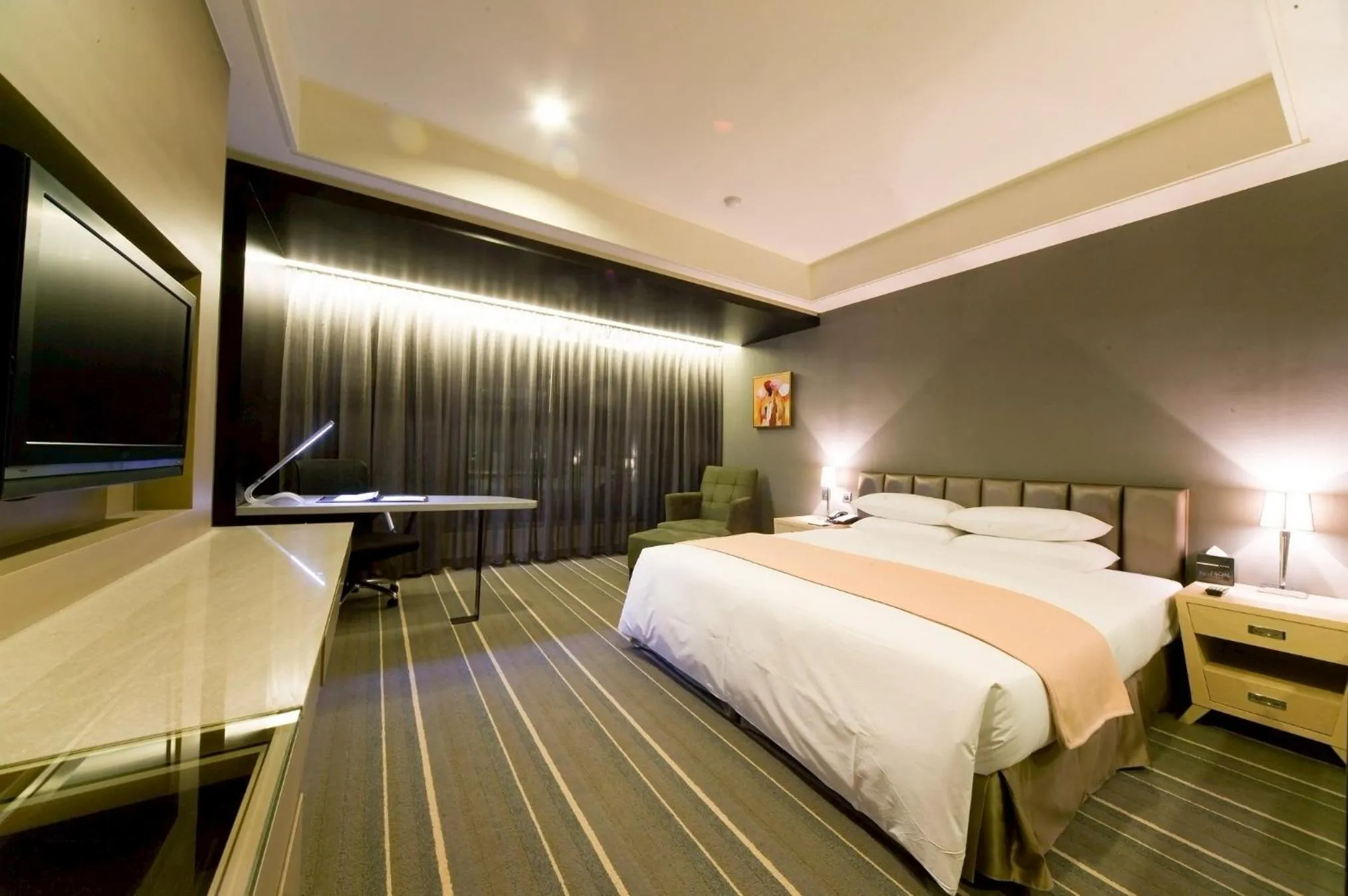 Bed in Urban Hotel33