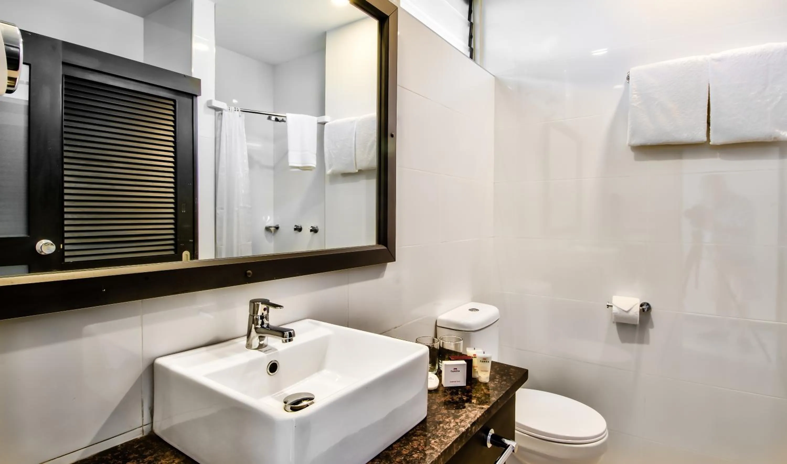 Bathroom in Tanoa Rakiraki Hotel