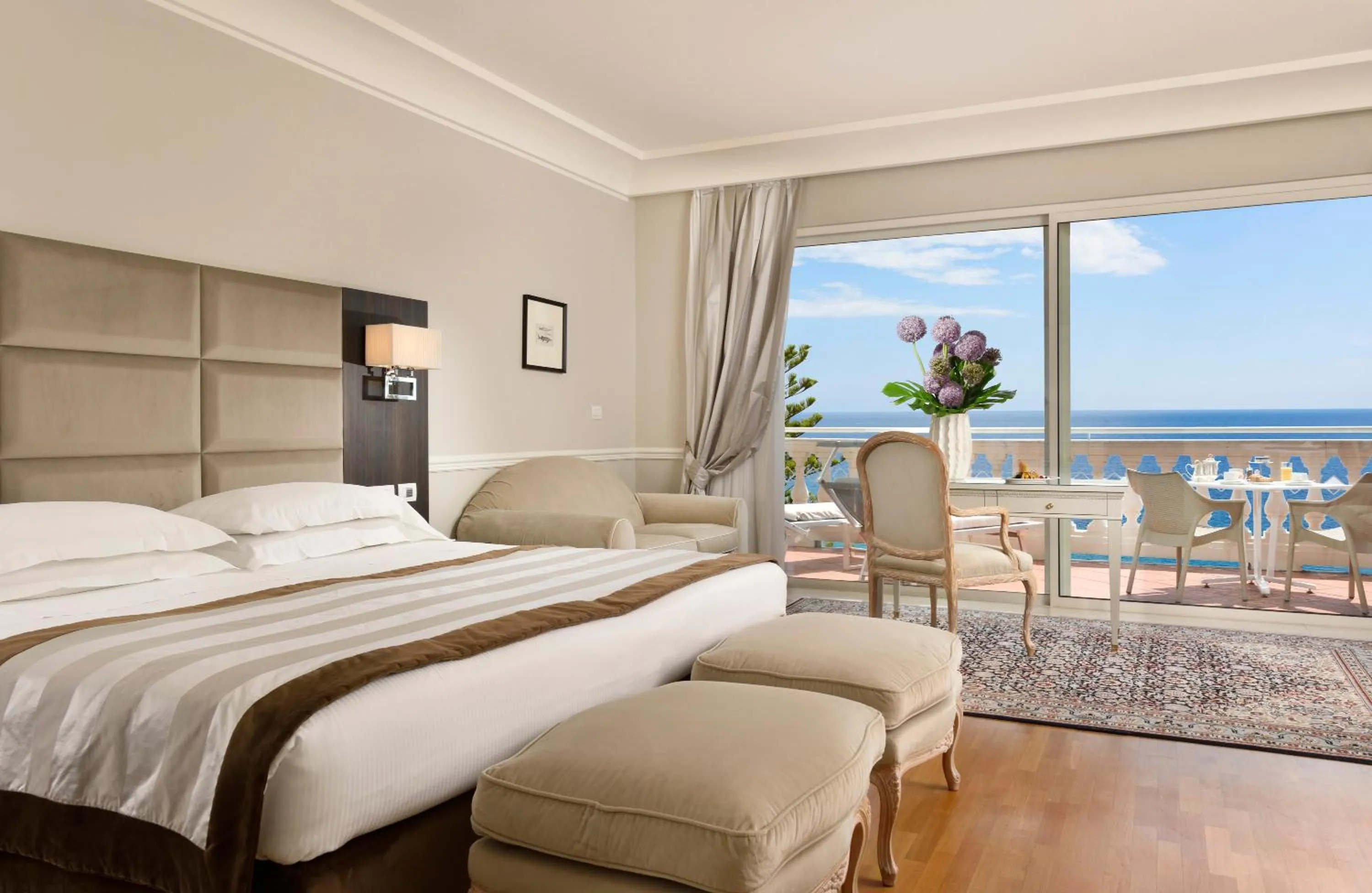 Bed in Royal Hotel Sanremo