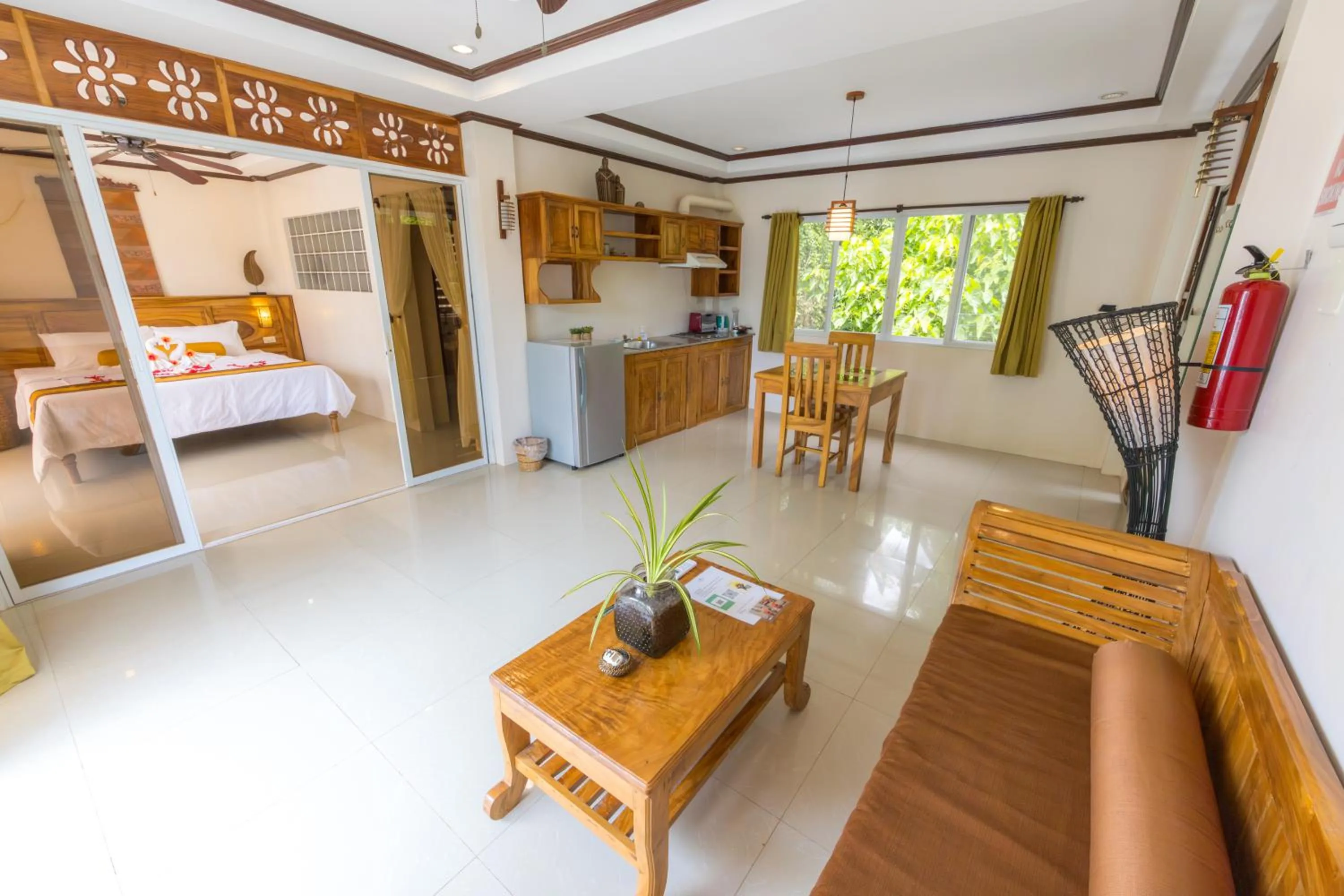 Photo of the whole room in Palms Cove Resort