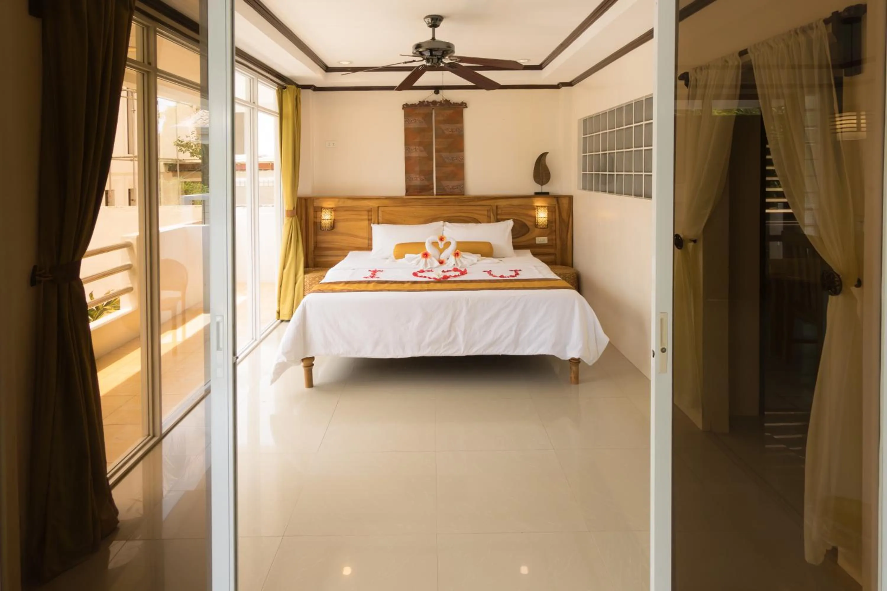 Bed in Palms Cove Resort