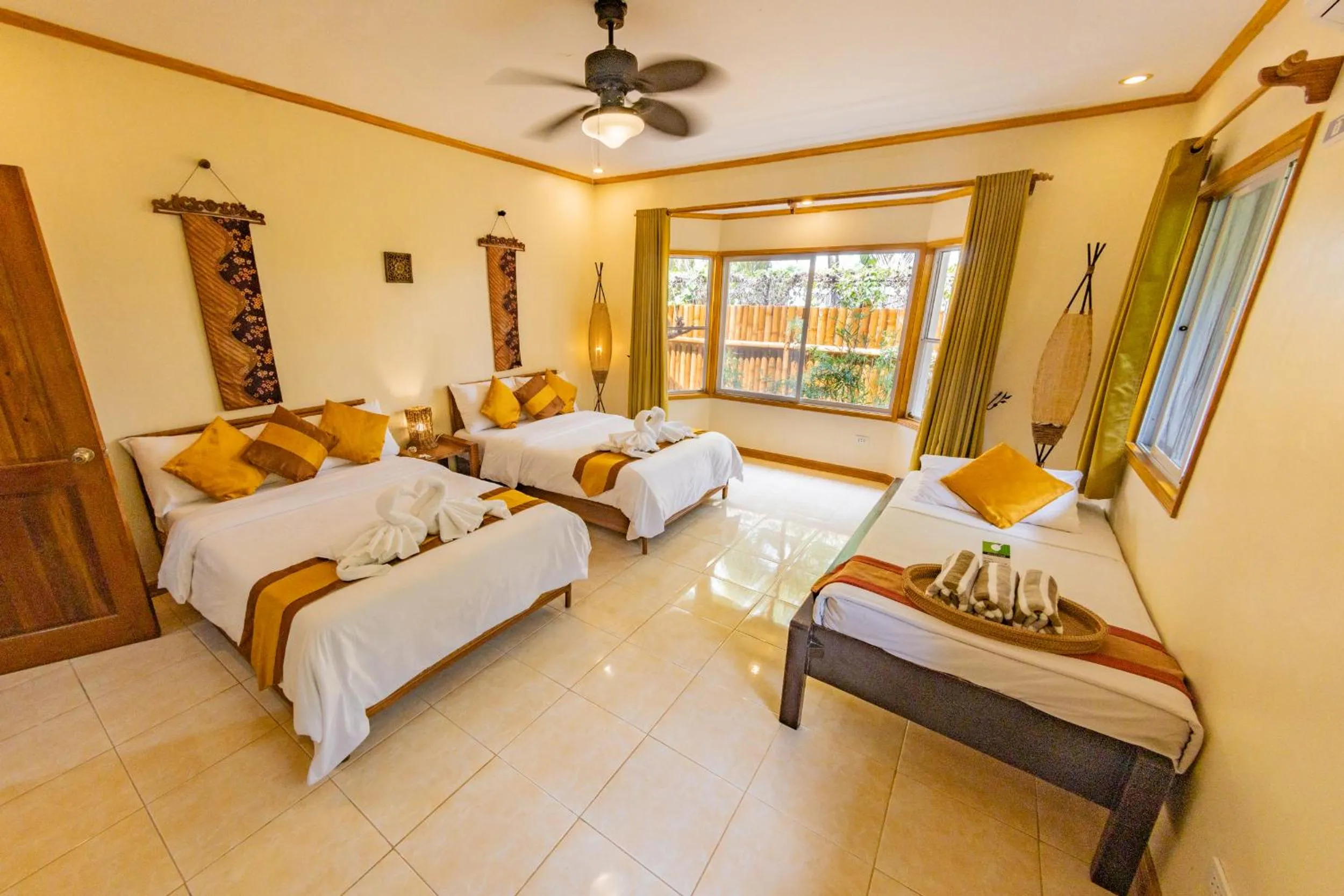 Bedroom, Bed in Palms Cove Resort