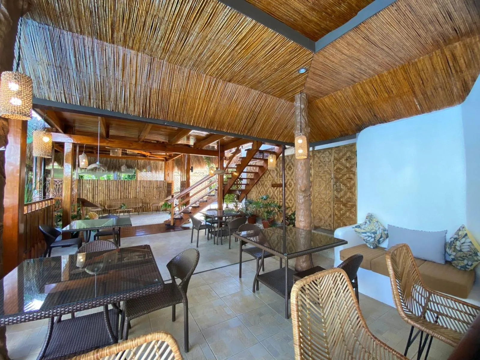 Restaurant/places to eat in Palms Cove Resort