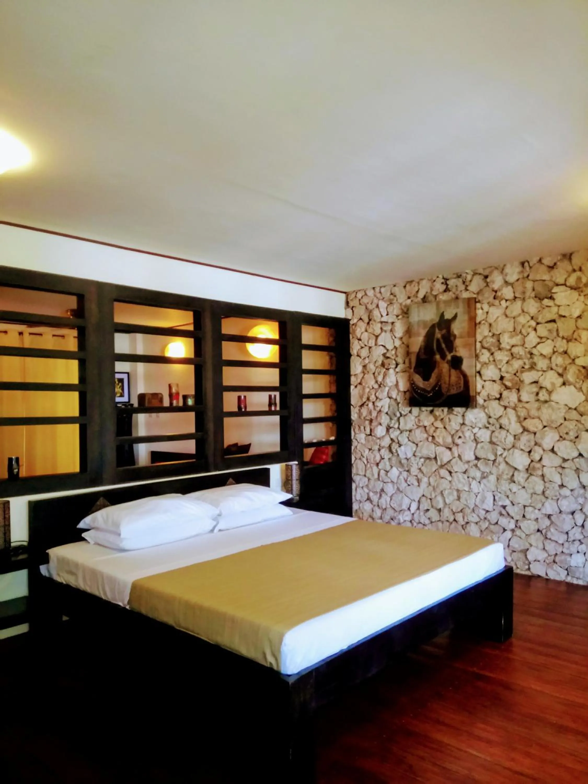 Bedroom, Bed in Angelina Beach Resort & Italian Restaurant Malapascua