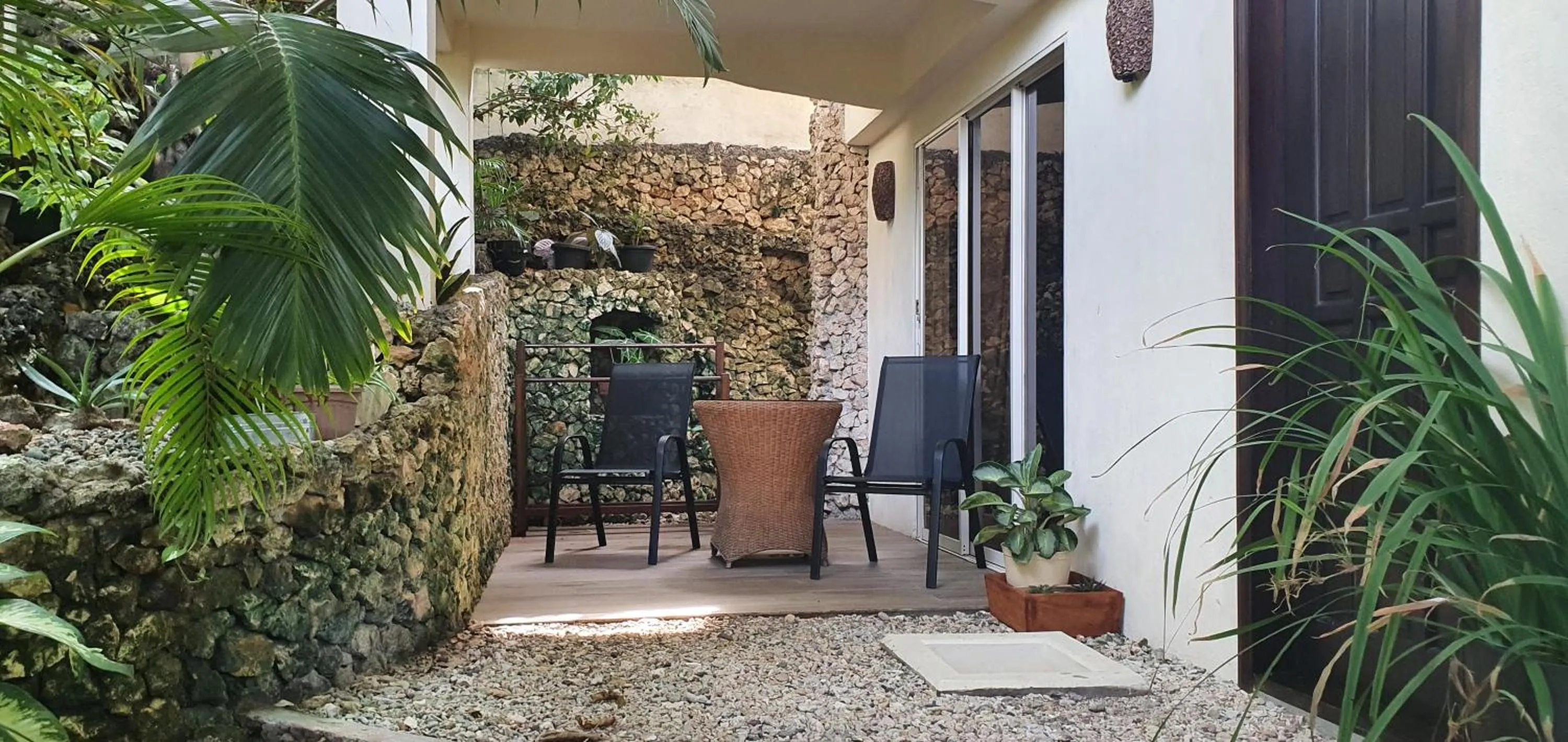 Balcony/Terrace in Angelina Beach Resort & Italian Restaurant Malapascua