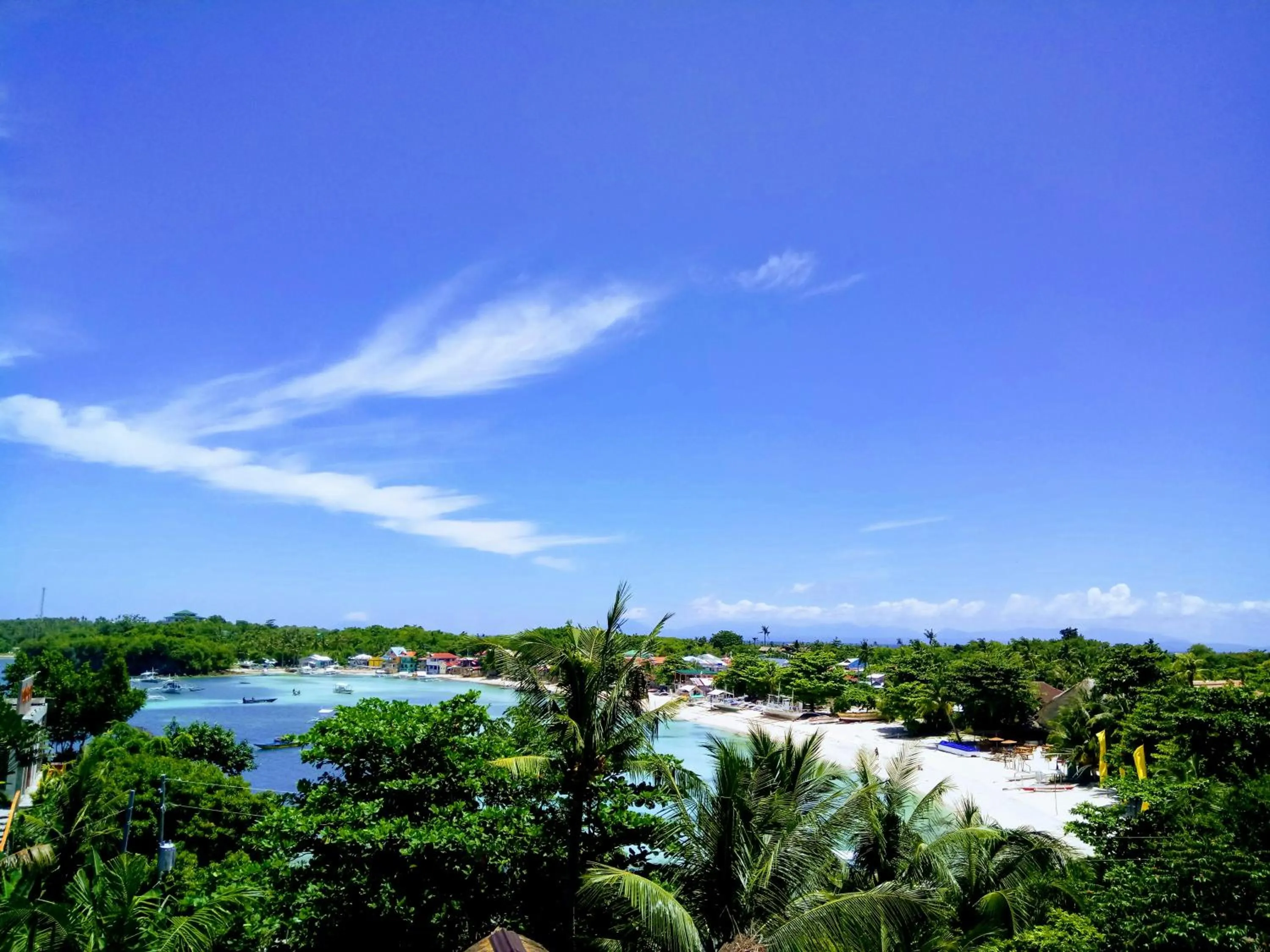 Day in Angelina Beach Resort & Italian Restaurant Malapascua