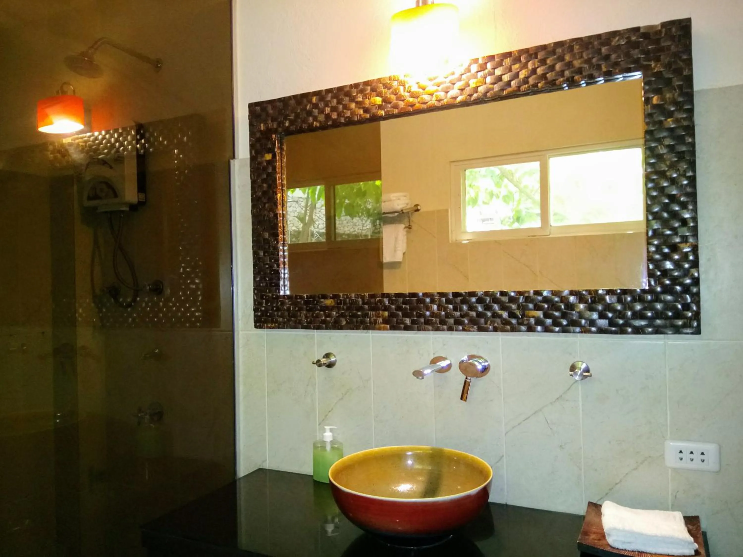 Bathroom in Angelina Beach Resort & Italian Restaurant Malapascua