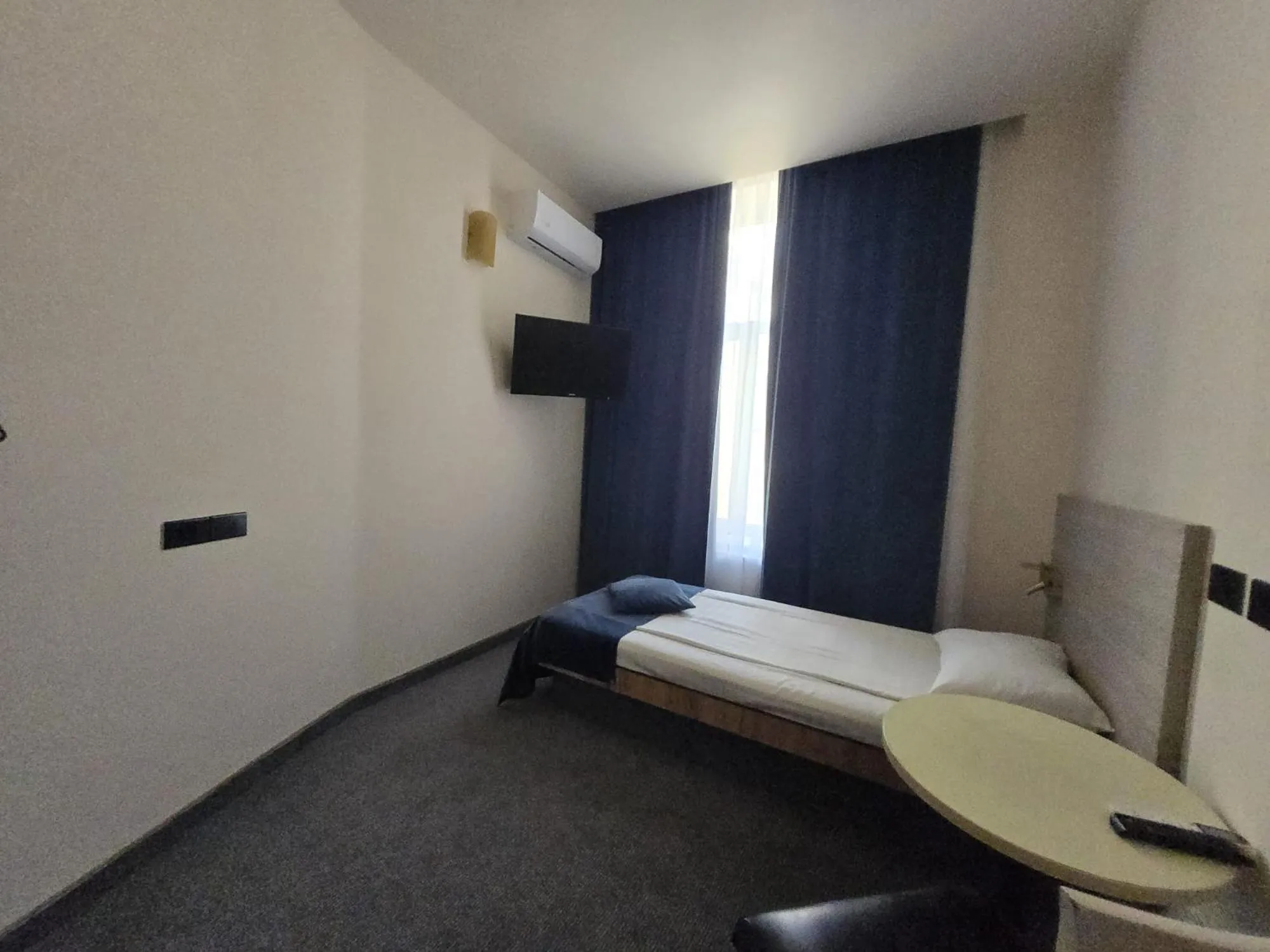 Photo of the whole room in Hotel Astoria City Center