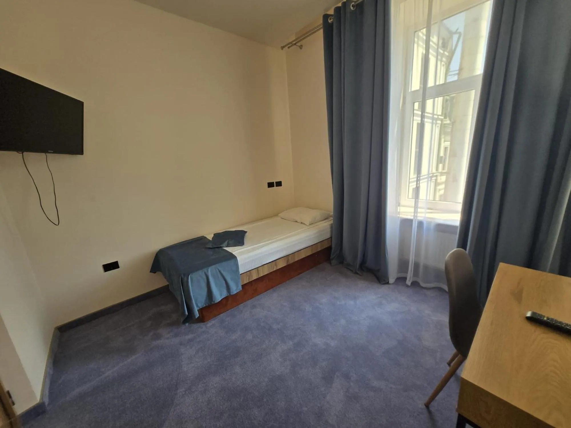 Photo of the whole room in Hotel Astoria City Center