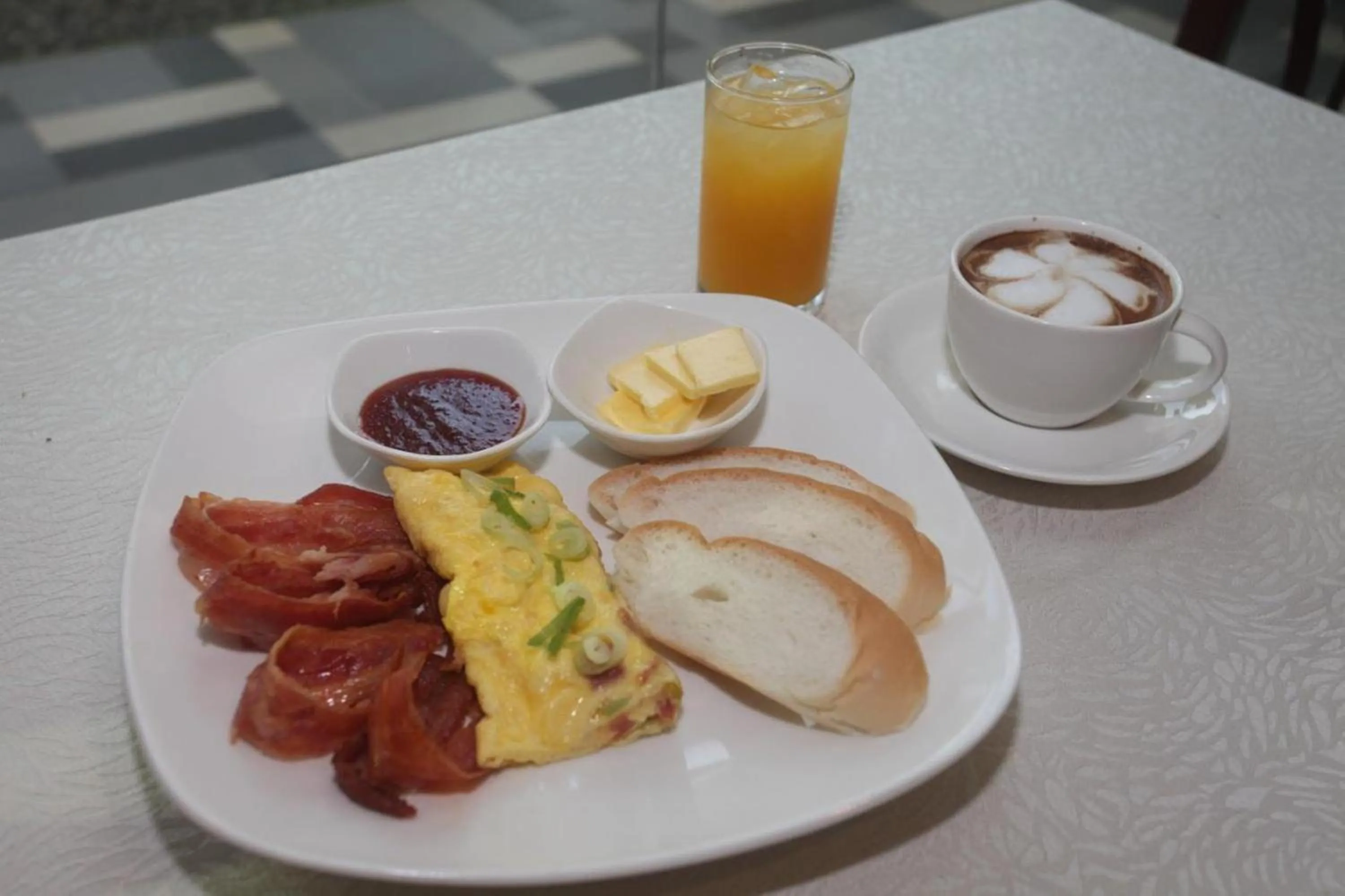 Food and drinks in Hotel Centro Puerto Princesa Near Airport