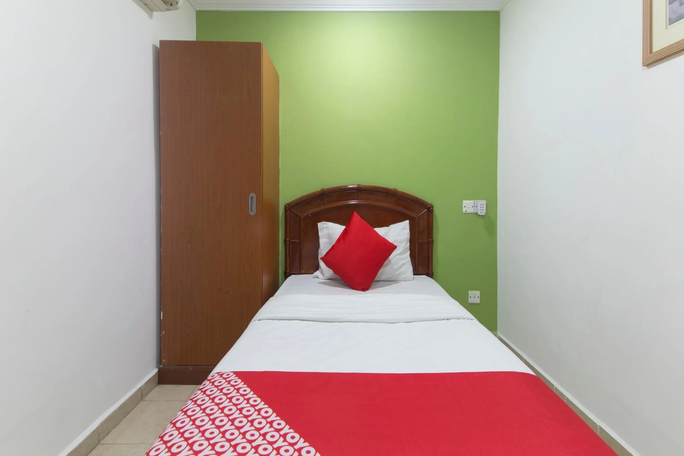 Bedroom in OYO 805 Hotel Run Star