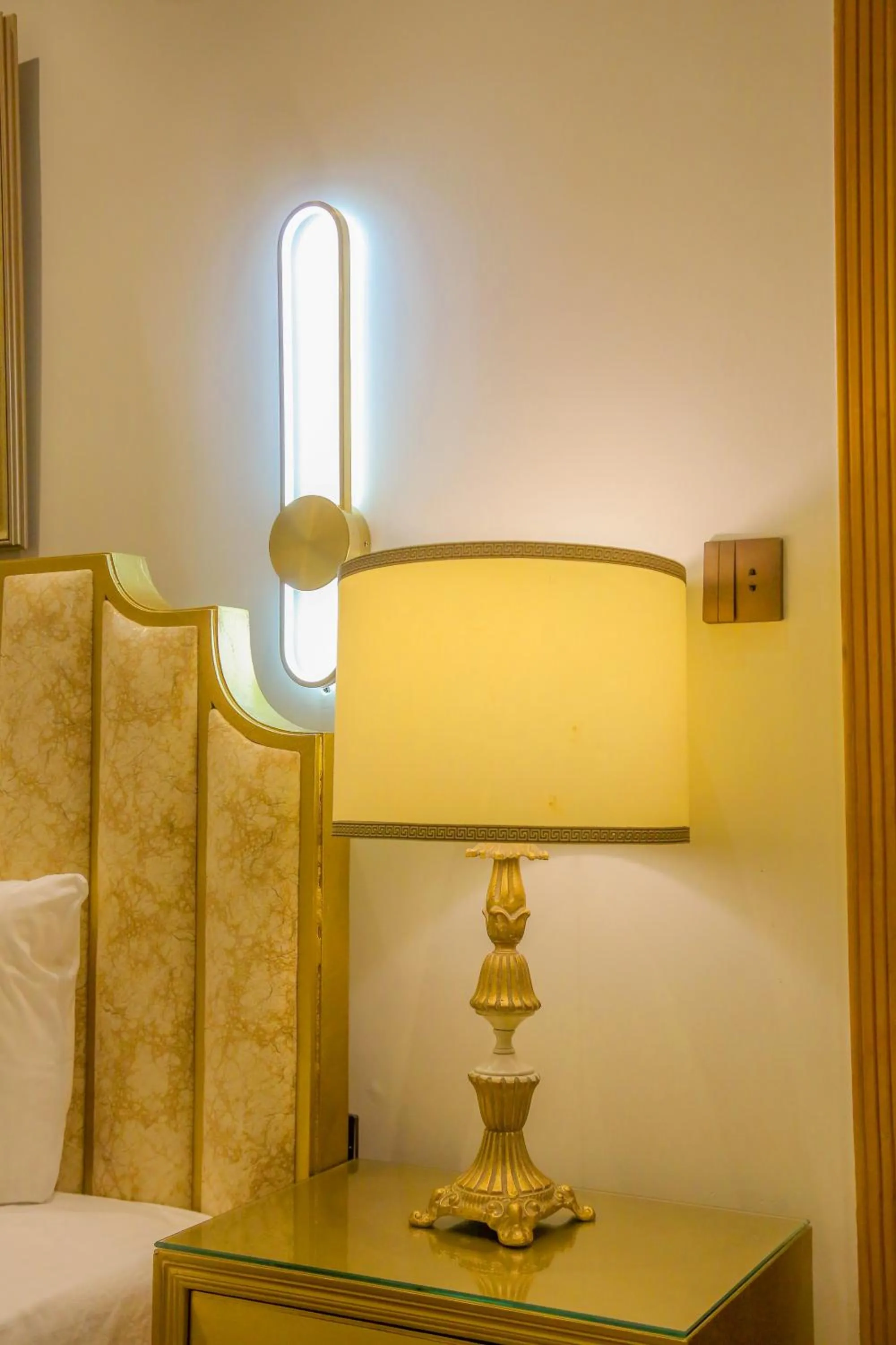 Bed in Premier Inn Gulberg Lahore