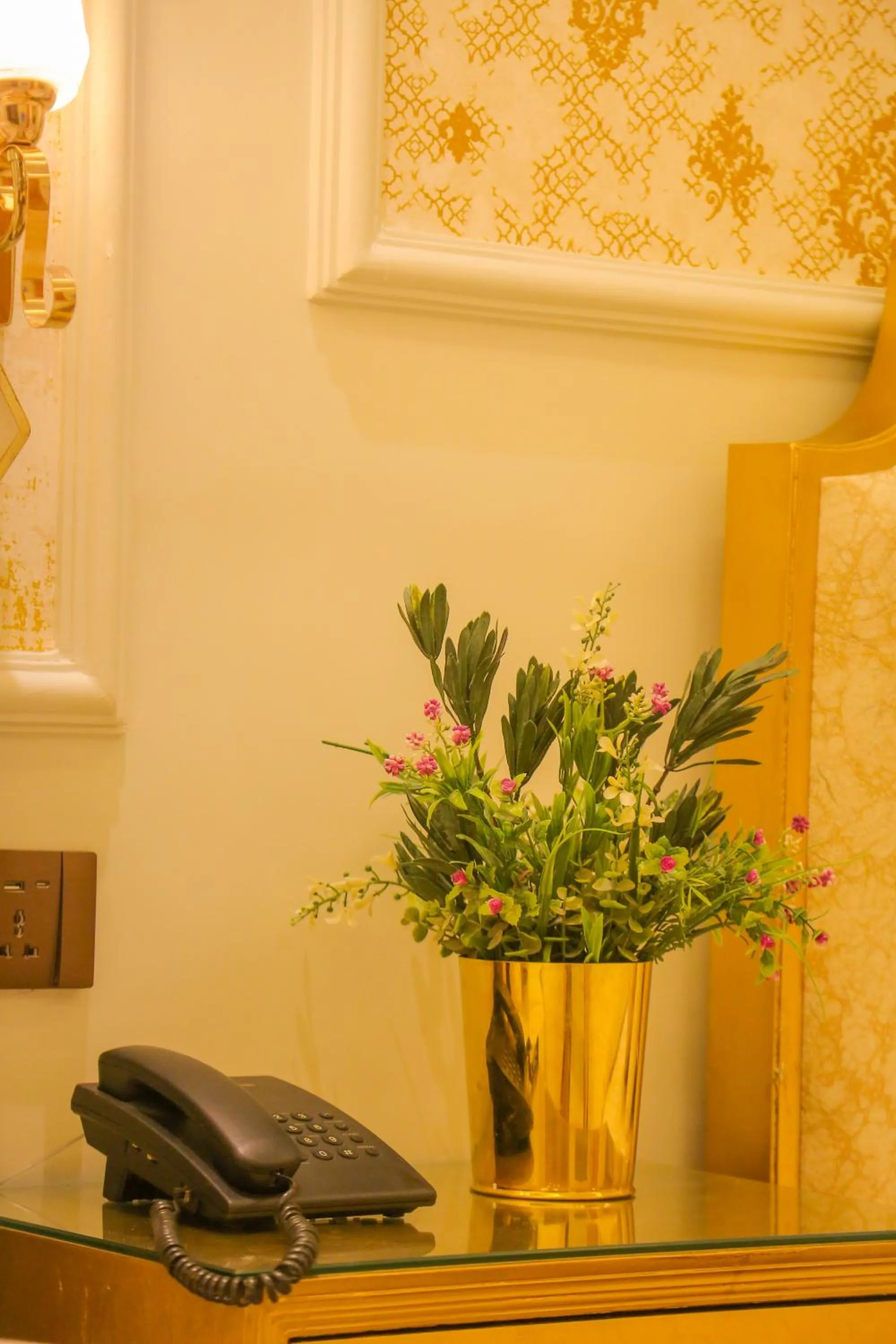 hair dresser in Premier Inn Gulberg Lahore