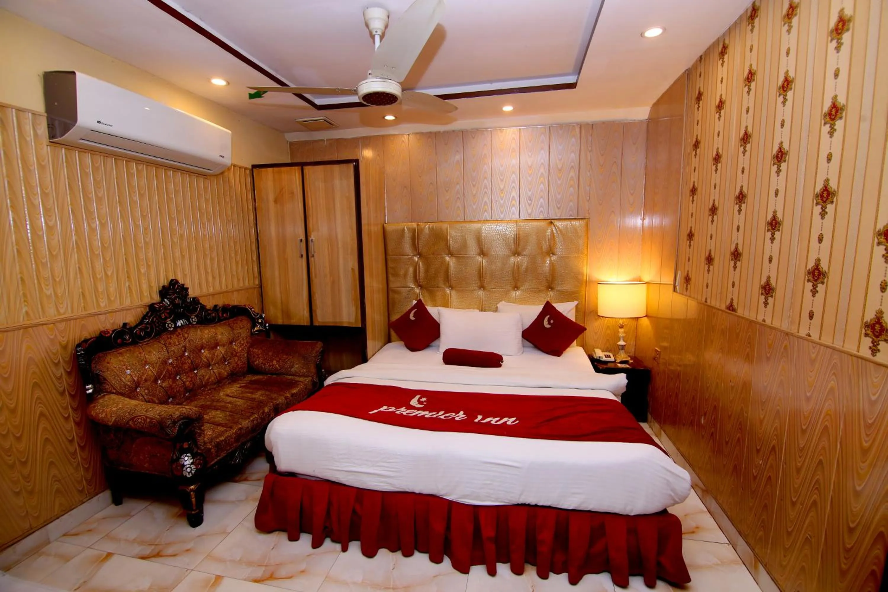 Bedroom, Bed in Premier Inn Gulberg Lahore