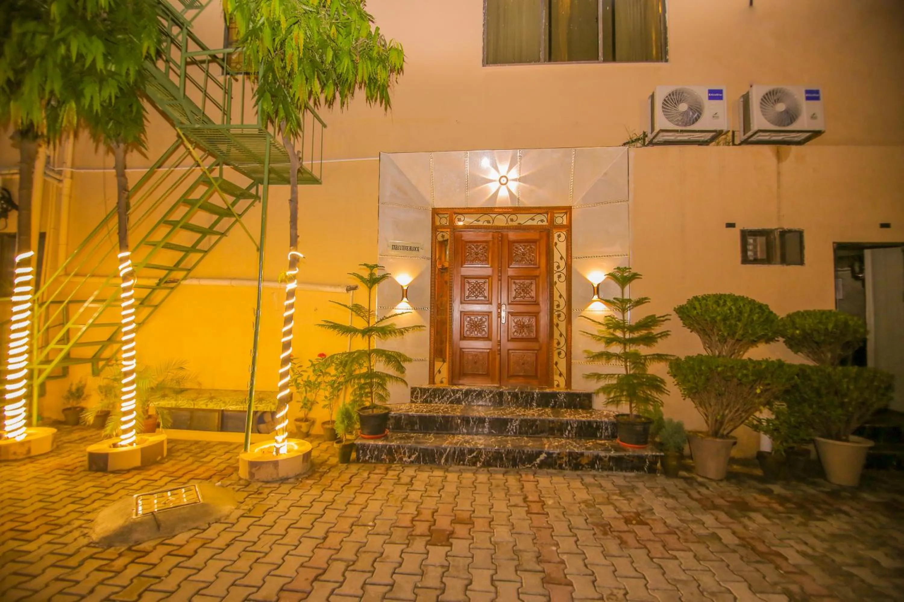 Facade/entrance in Premier Inn Gulberg Lahore