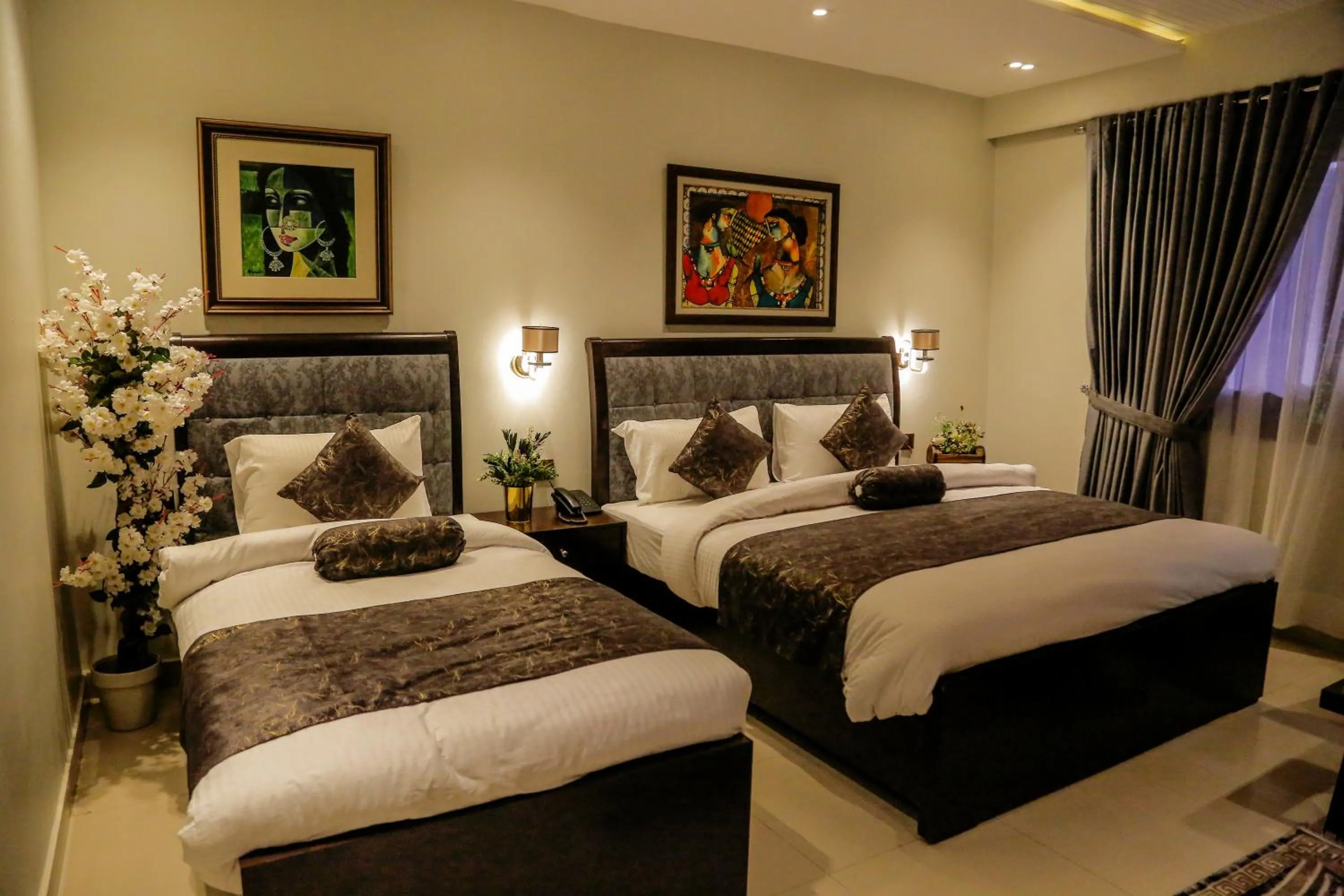 Photo of the whole room, Bed in Premier Inn Gulberg Lahore