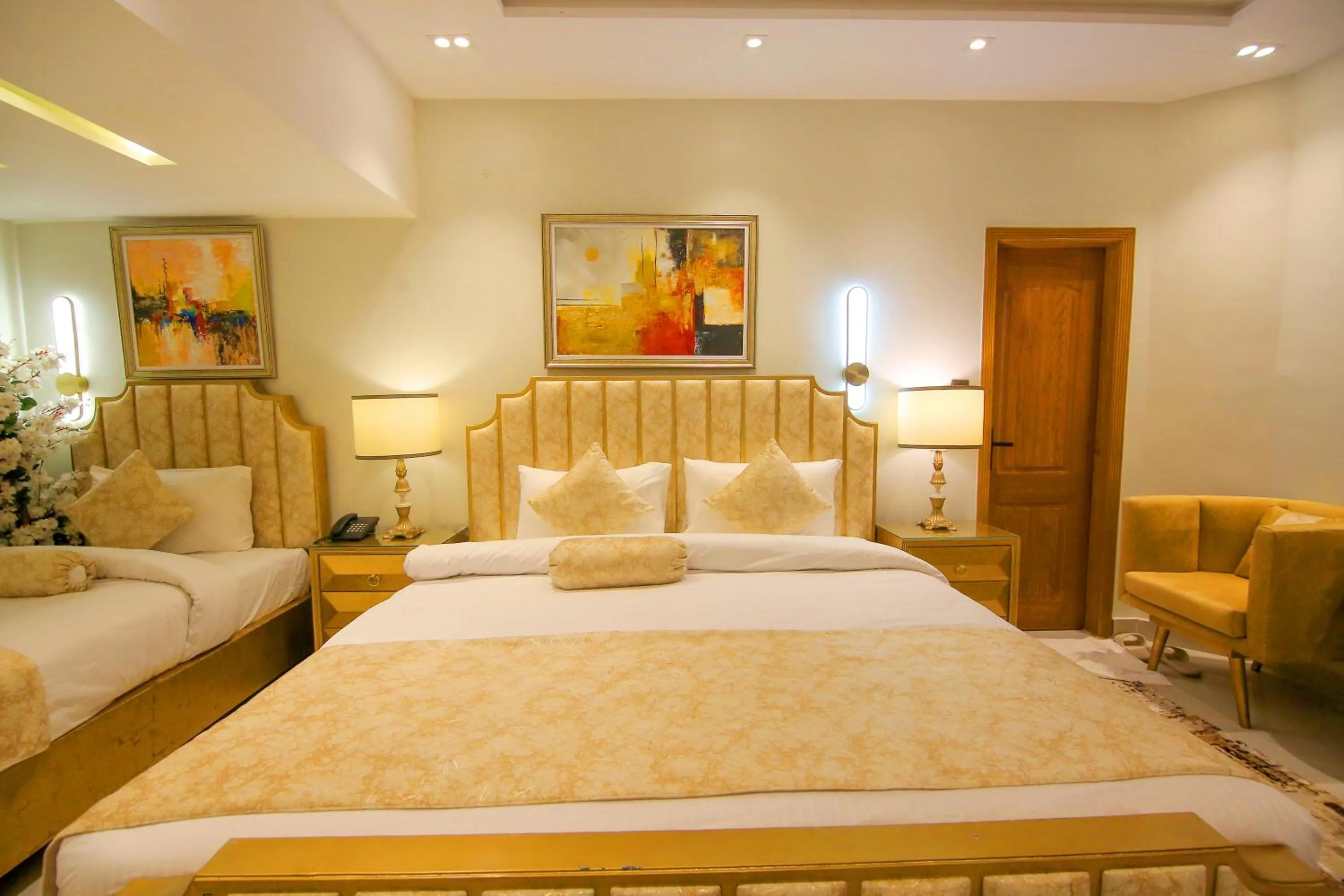 Photo of the whole room, Bed in Premier Inn Gulberg Lahore