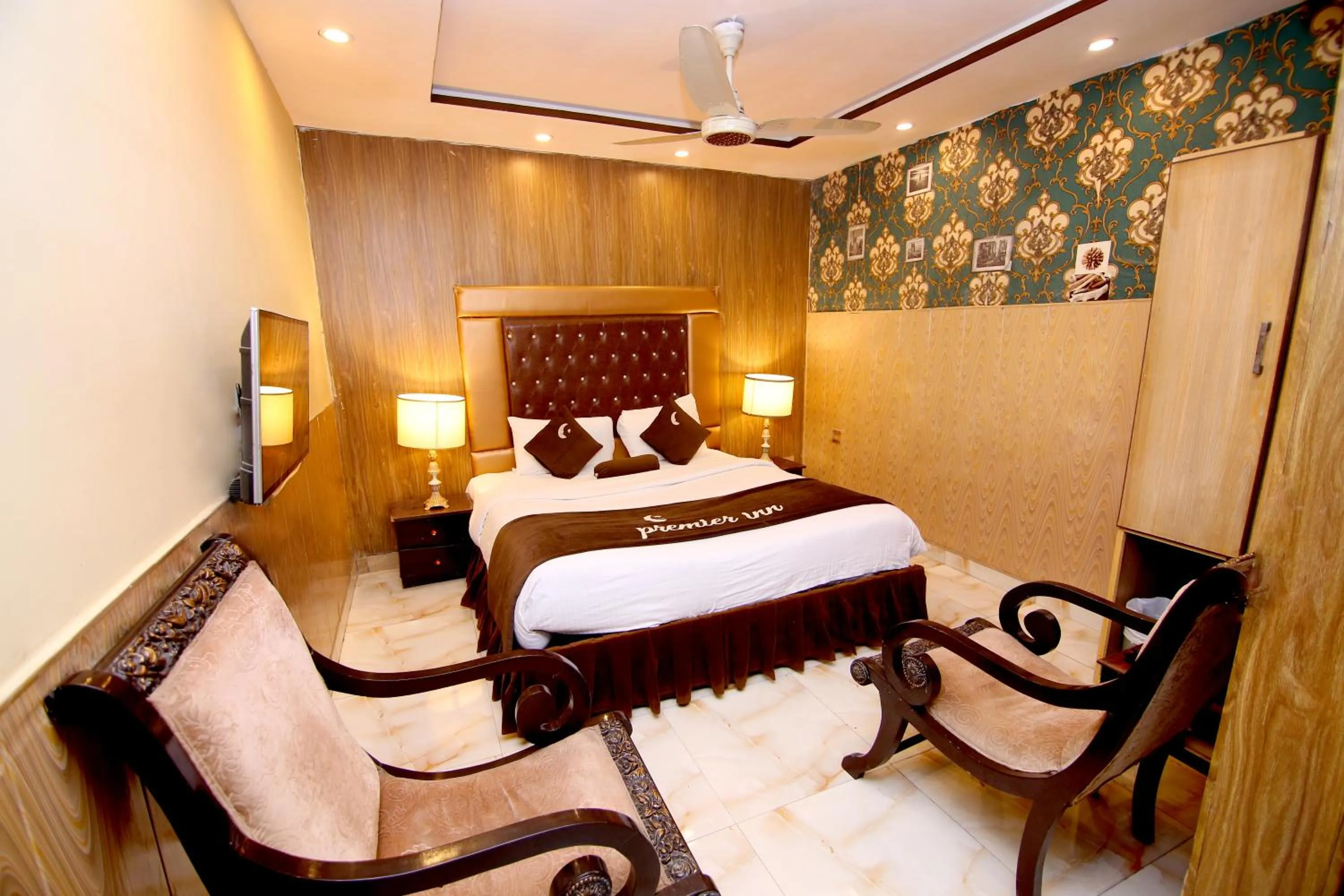 Bedroom, Bed in Premier Inn Gulberg Lahore