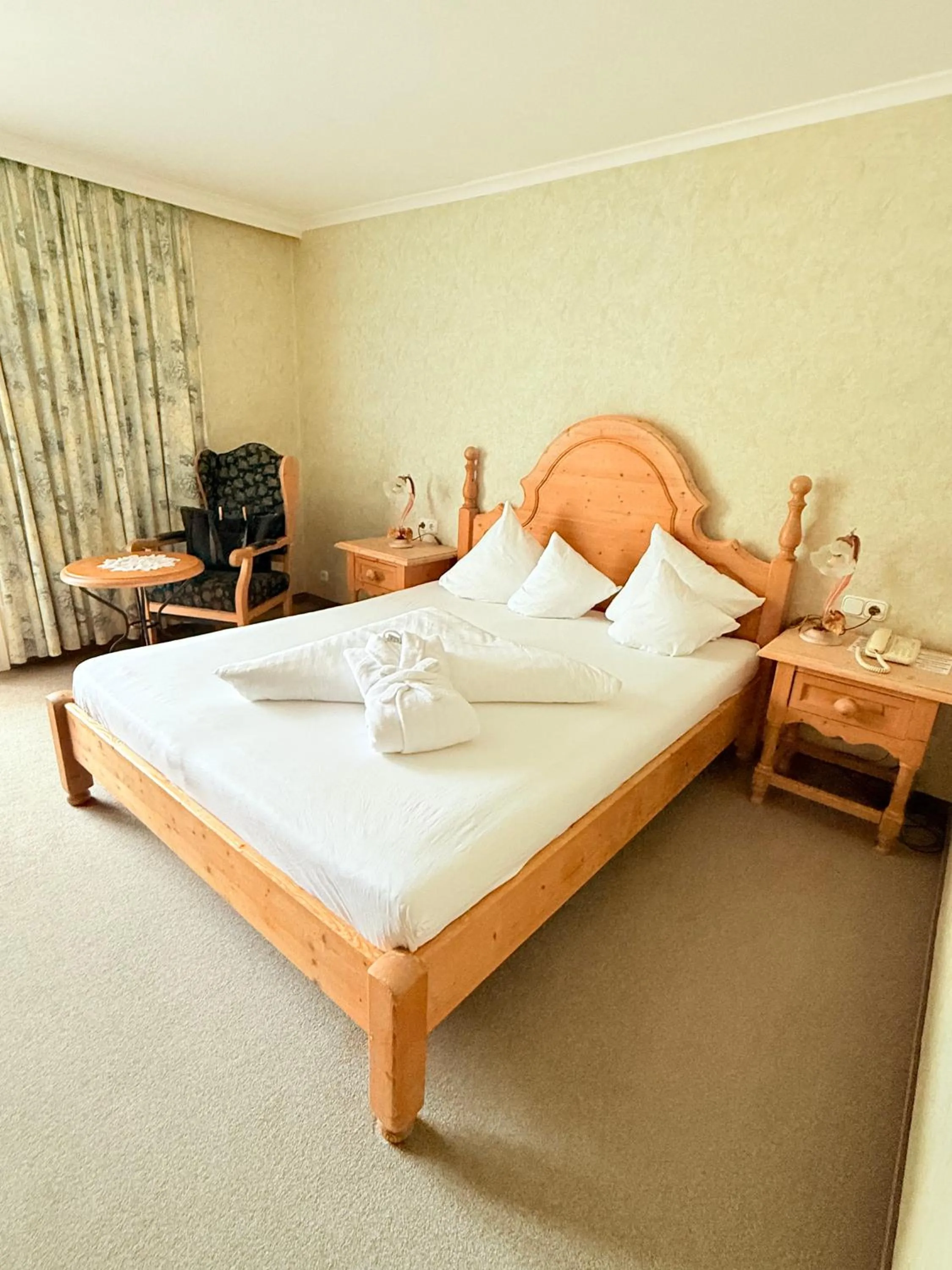 Bed in Hotel Achentalerhof