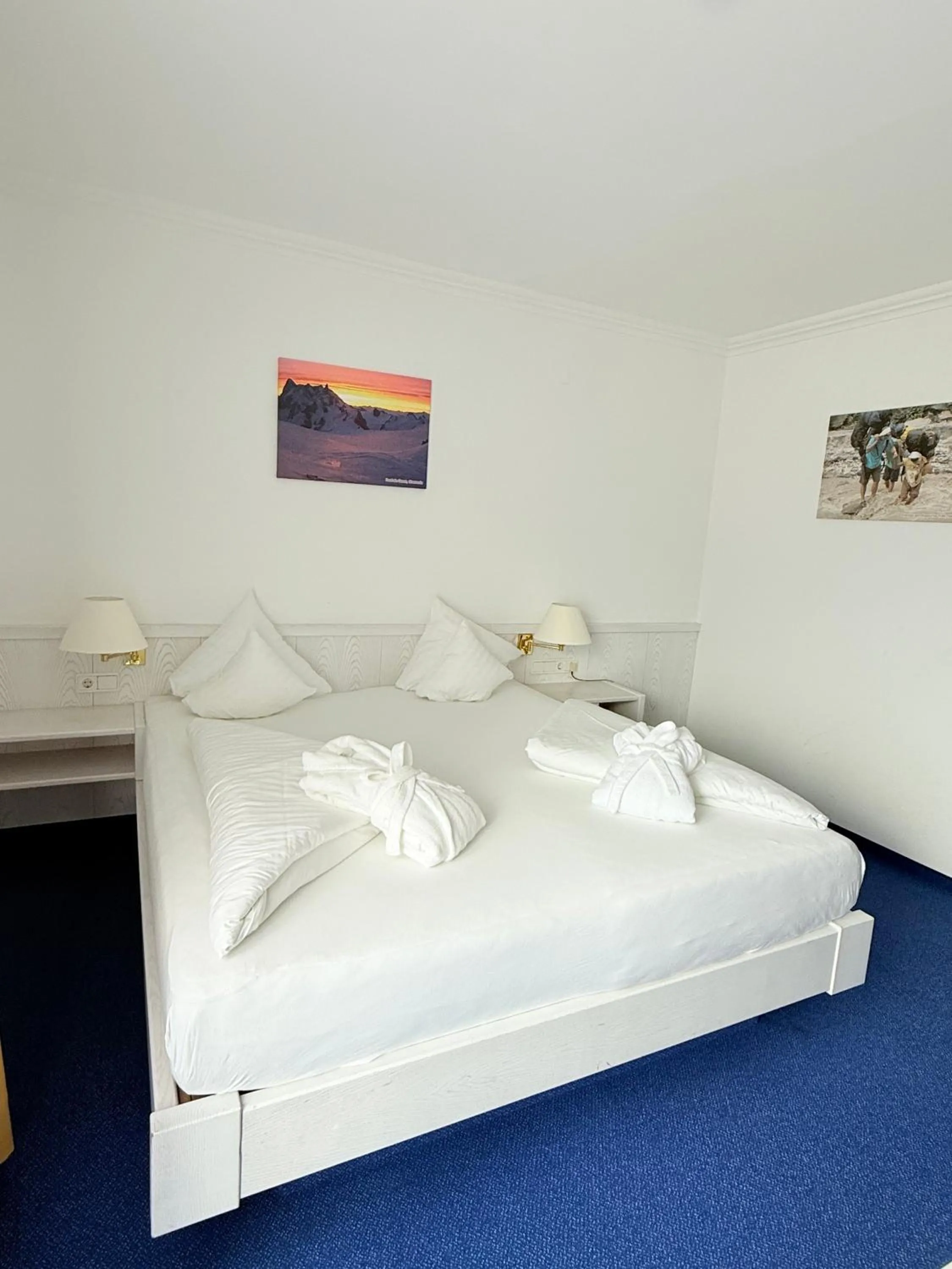 Bed in Hotel Achentalerhof