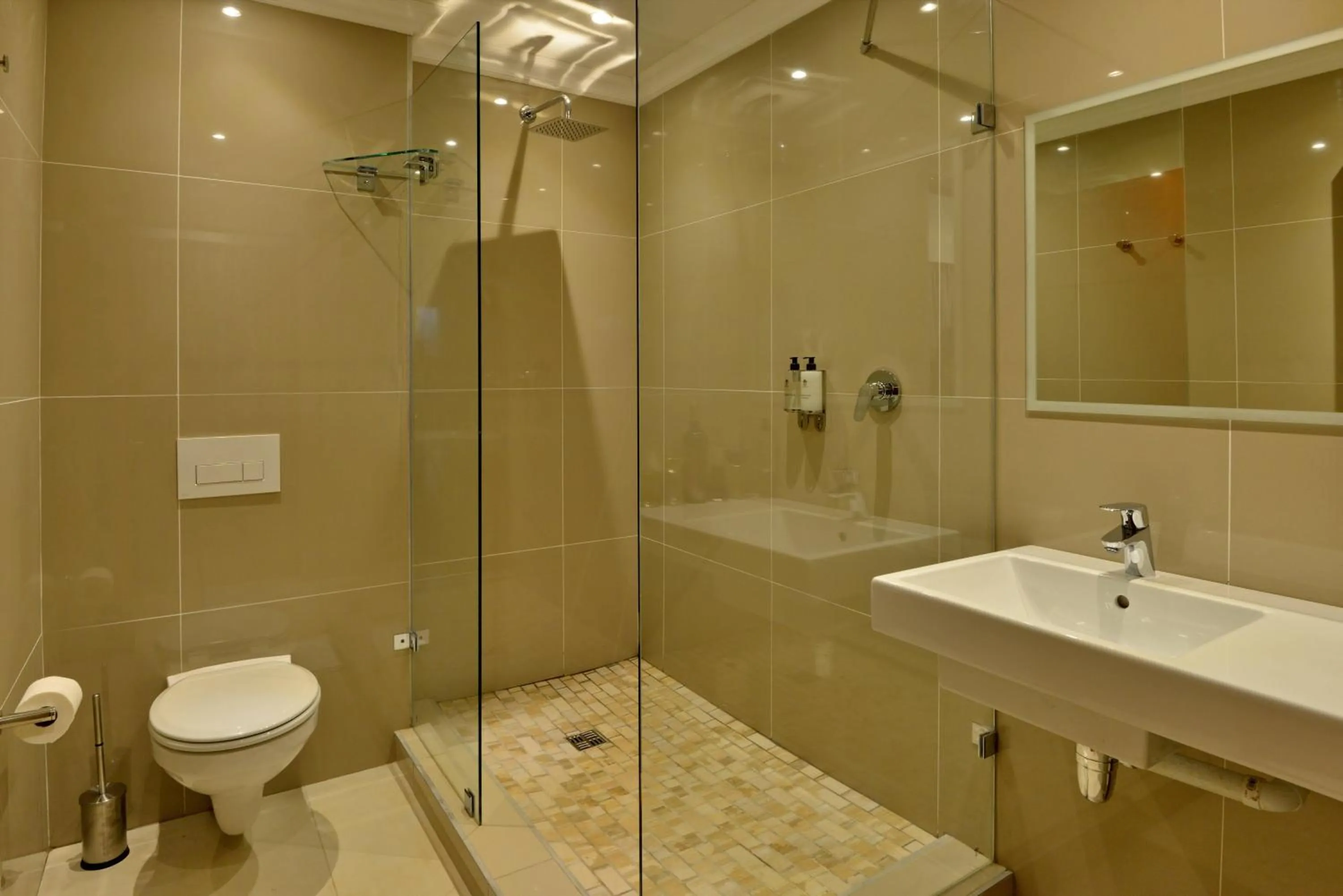 Shower in Val Du Charron Wine & Leisure Estate