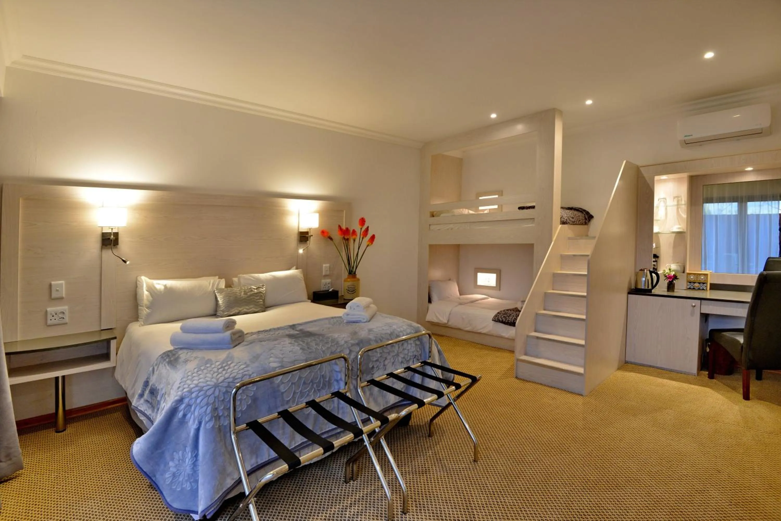 Photo of the whole room, Bed in Val Du Charron Wine & Leisure Estate