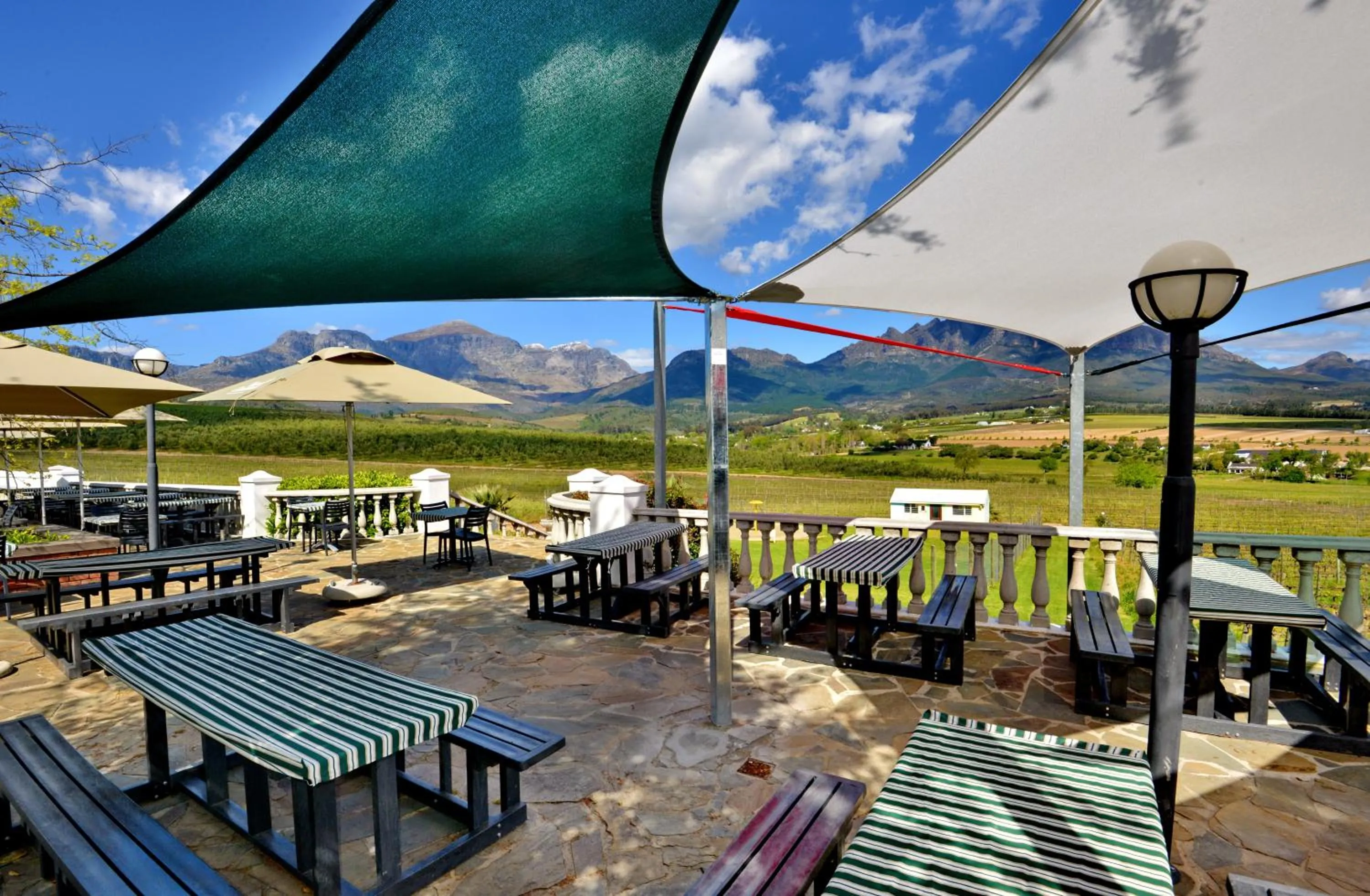 Restaurant/places to eat in Val Du Charron Wine & Leisure Estate