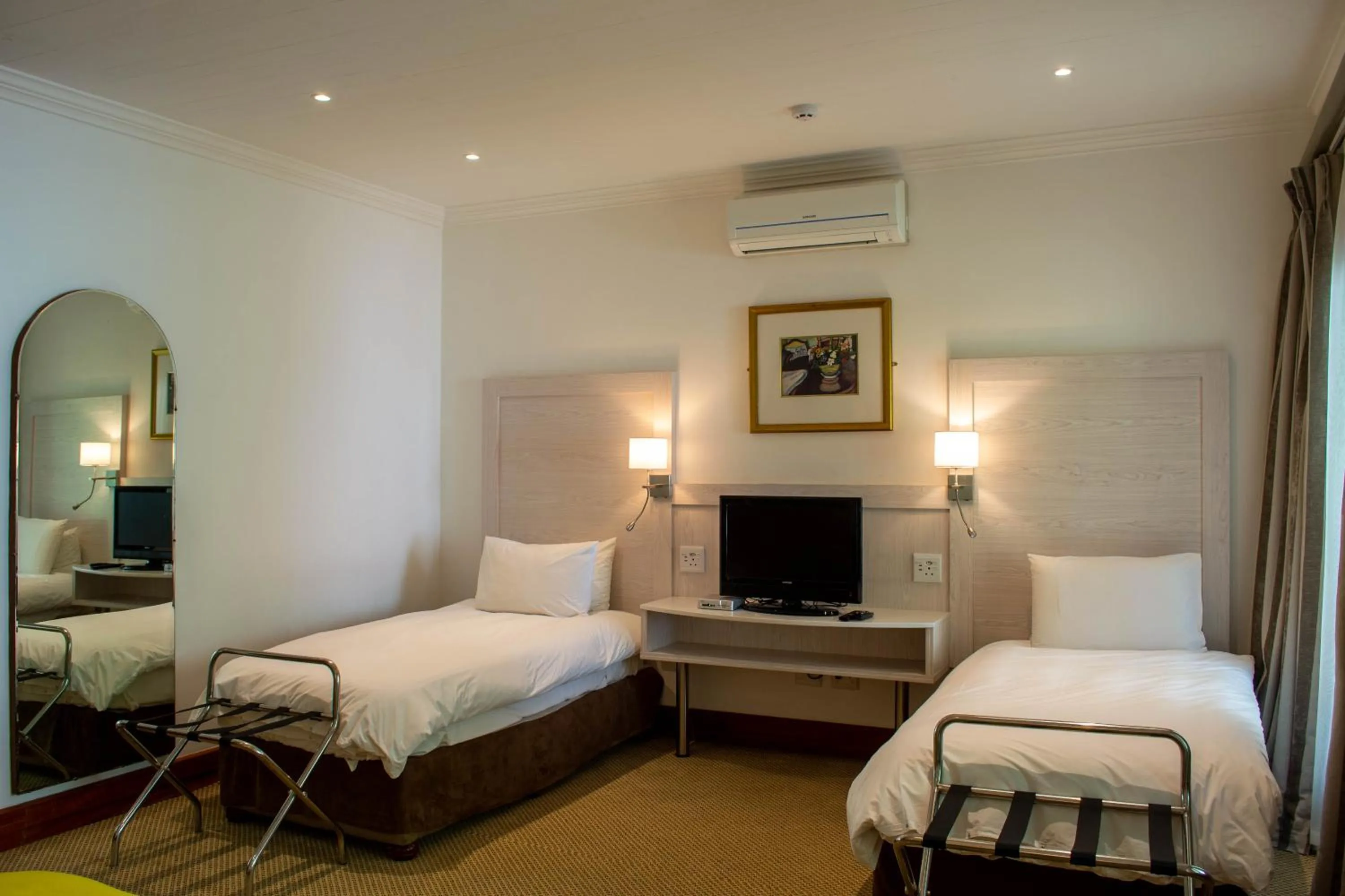 Bed in Val Du Charron Wine & Leisure Estate