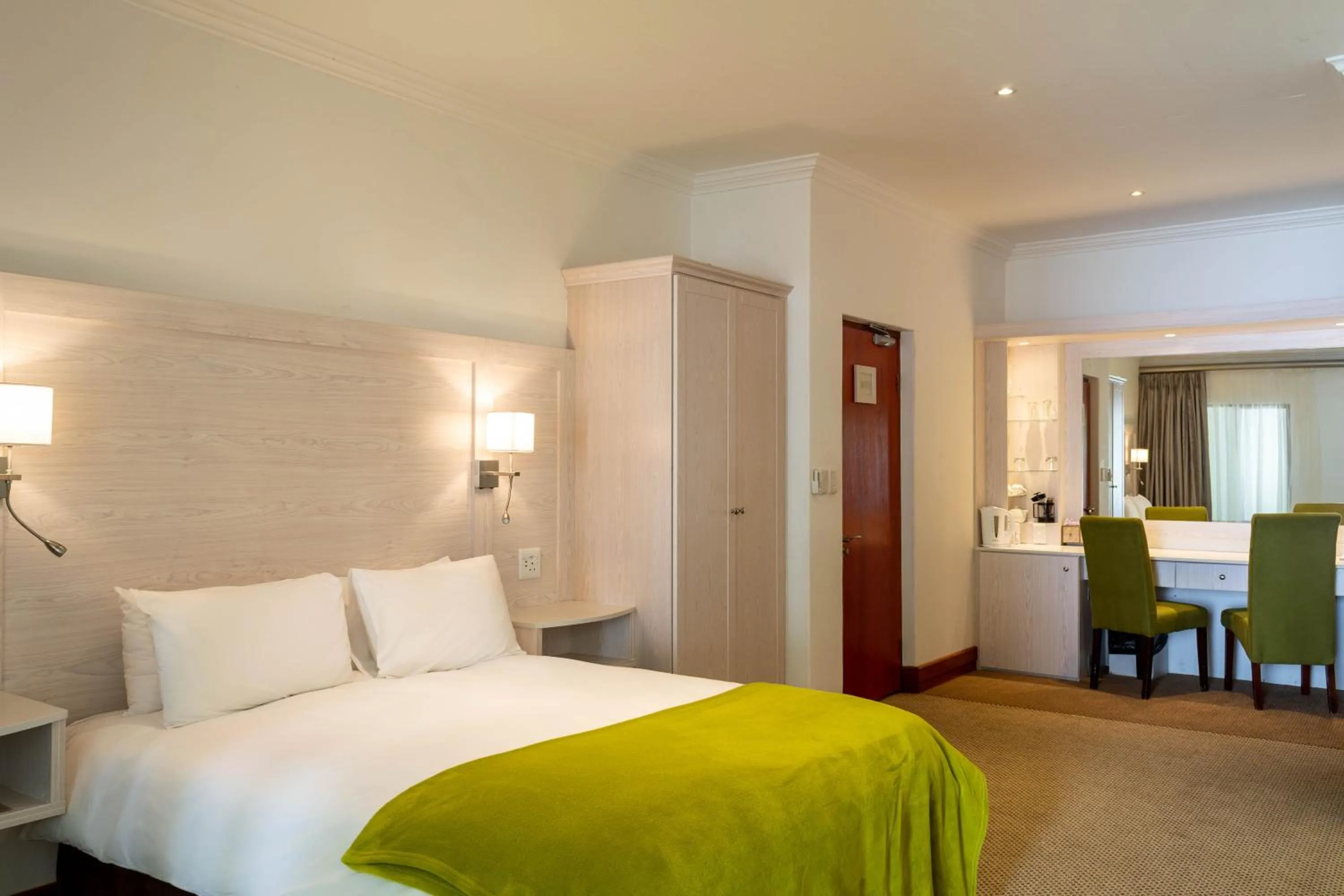 Photo of the whole room, Bed in Val Du Charron Wine & Leisure Estate