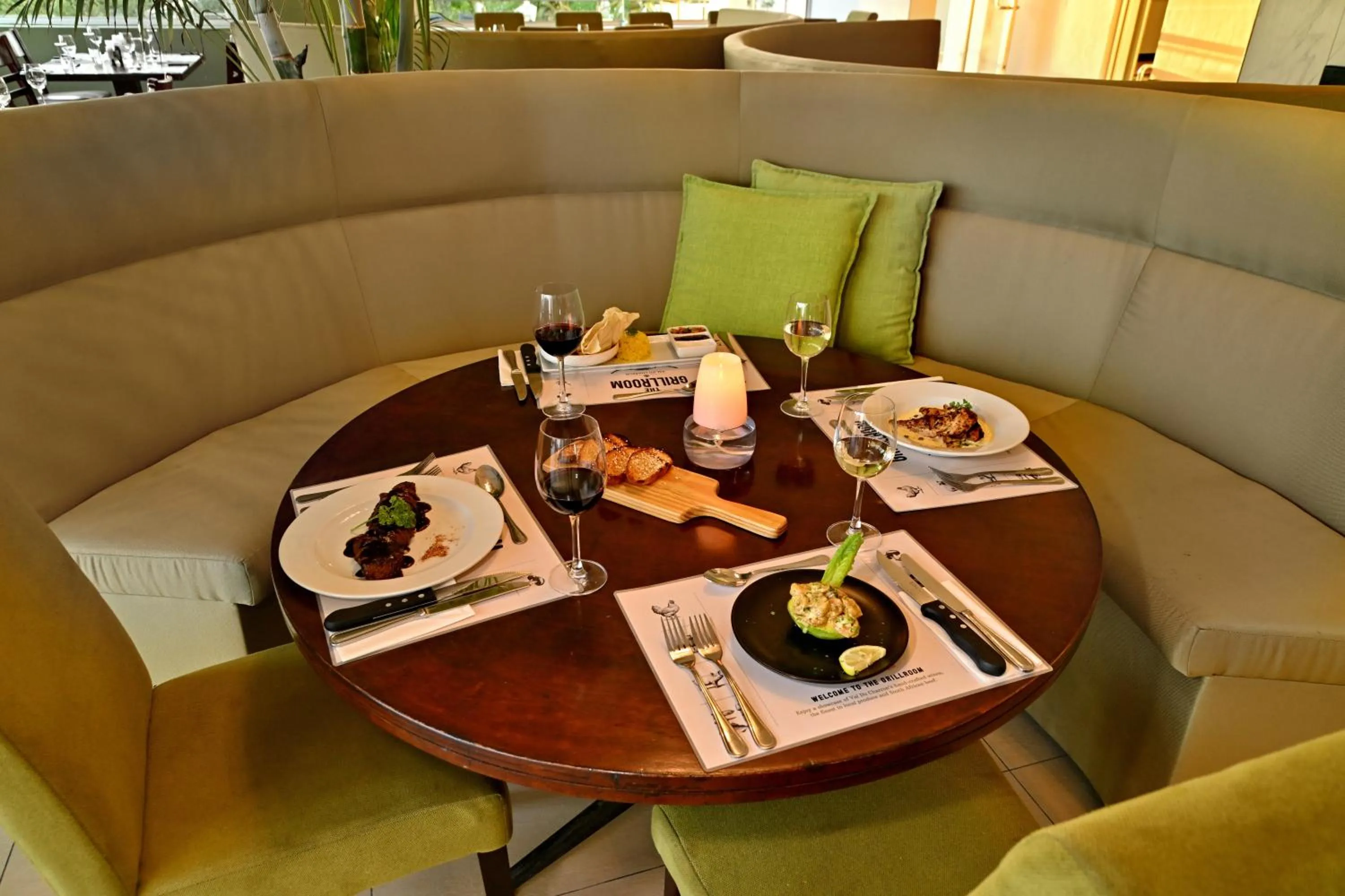 Restaurant/places to eat in Val Du Charron Wine & Leisure Estate