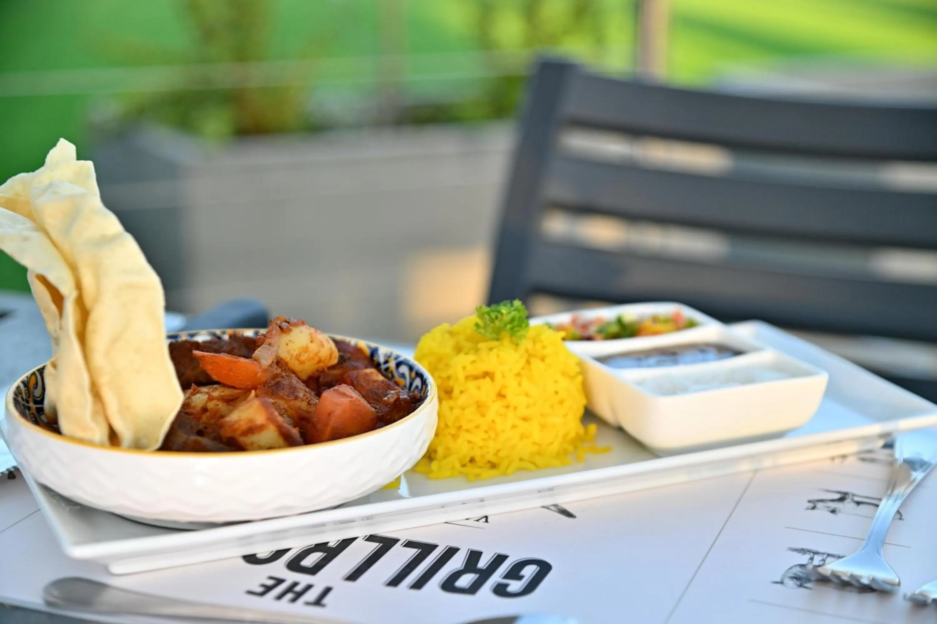 Food and drinks in Val Du Charron Wine & Leisure Estate