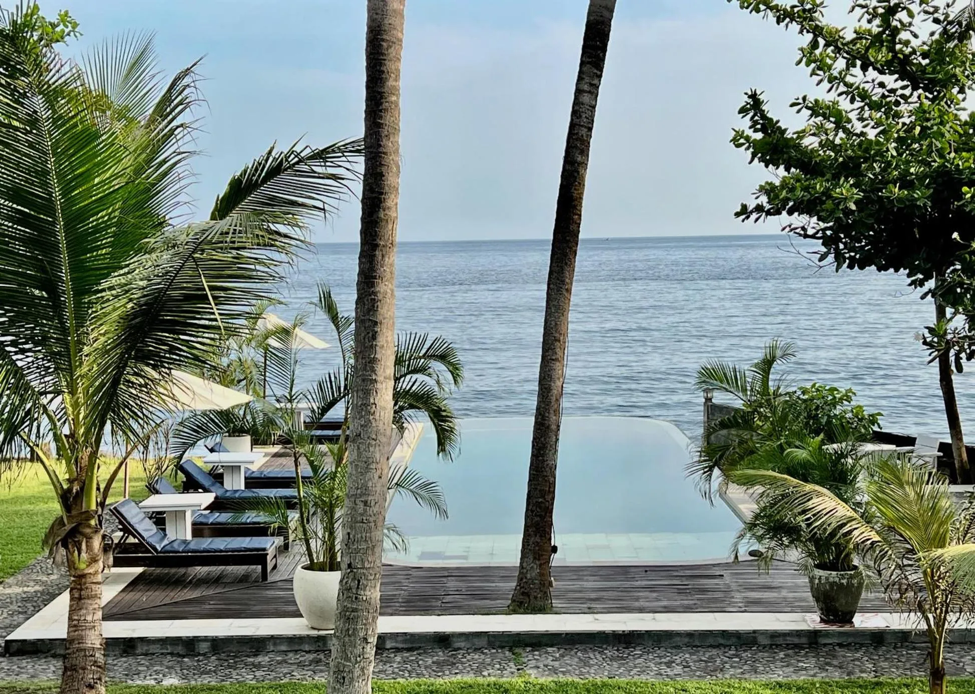 Beach in The Palms - Seraya Shores Retreat Bali